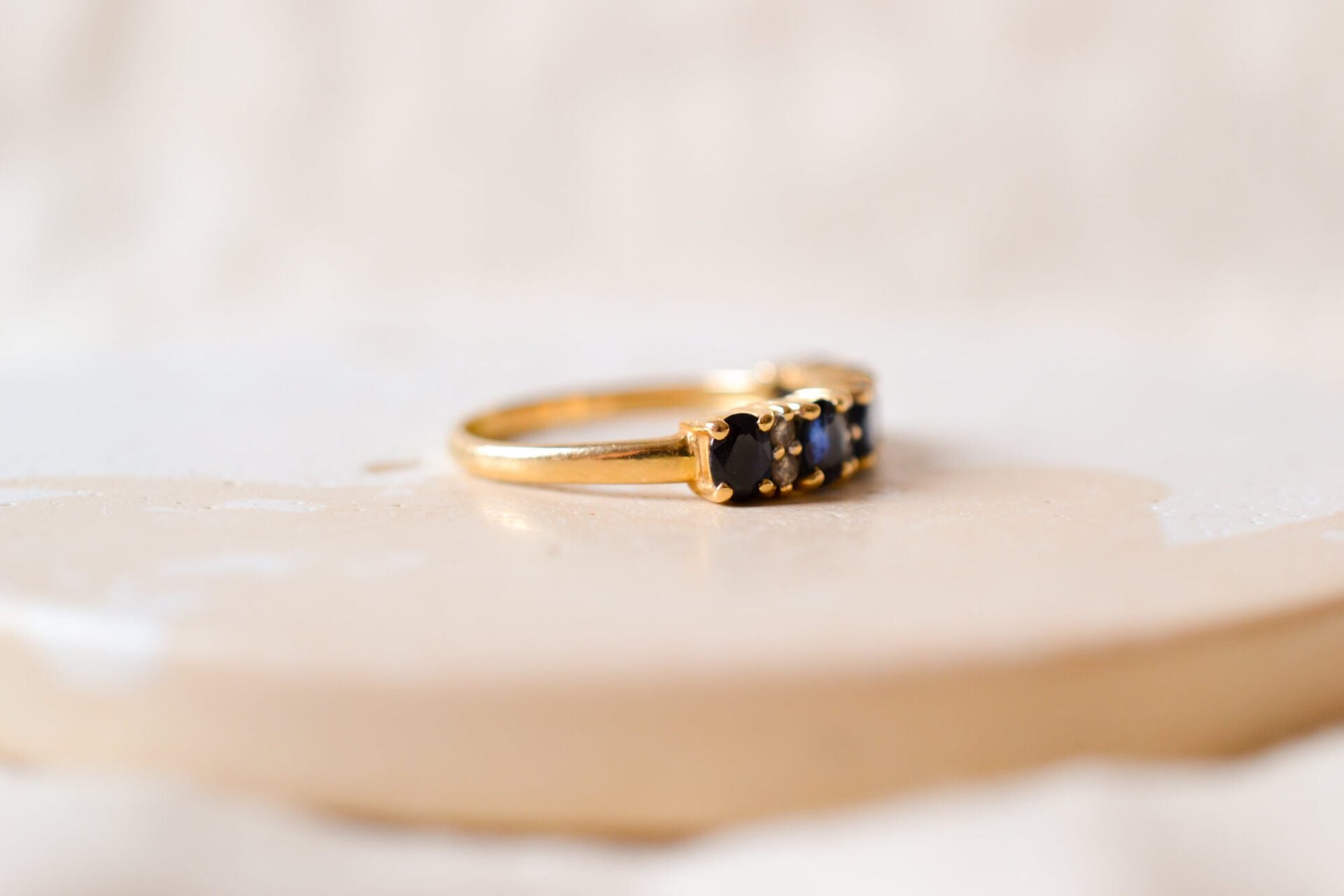 Bague Jarretière Saphirs et Diamants