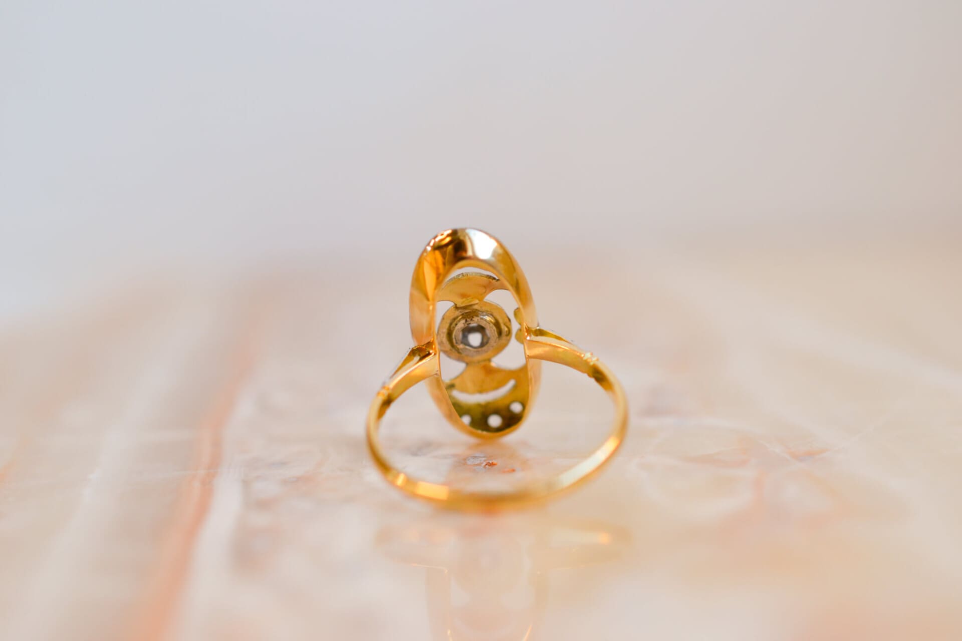 Bague ovale ajourée Diamants