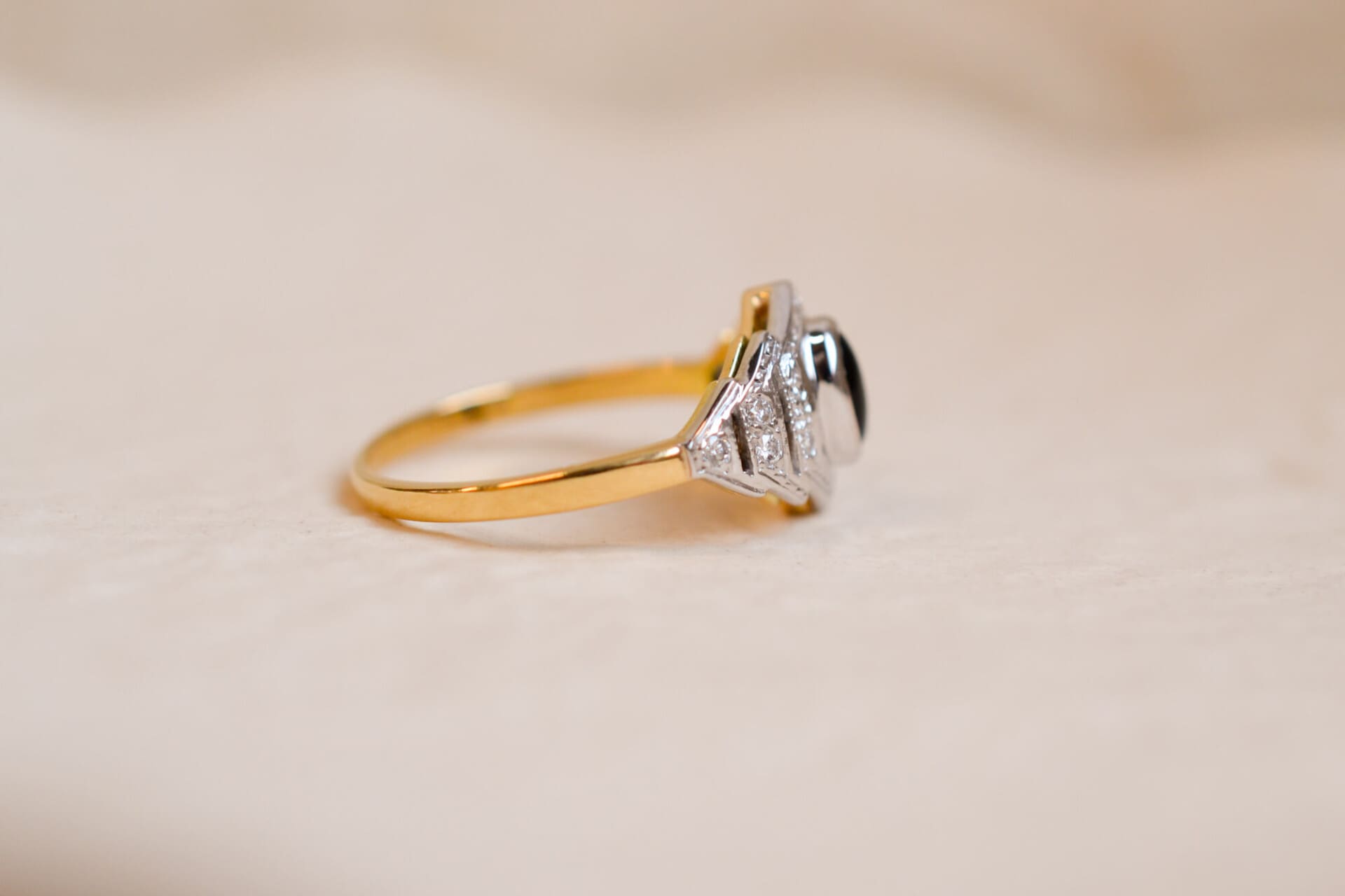 Bague hexagonale 2 Ors Onyx et Diamants