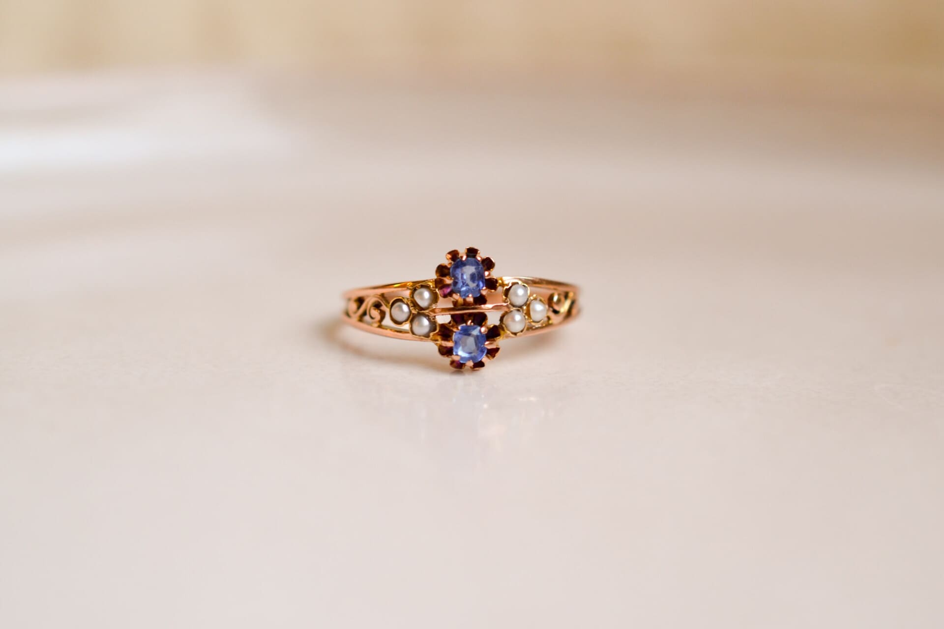 Bague antique Saphirs et Perles