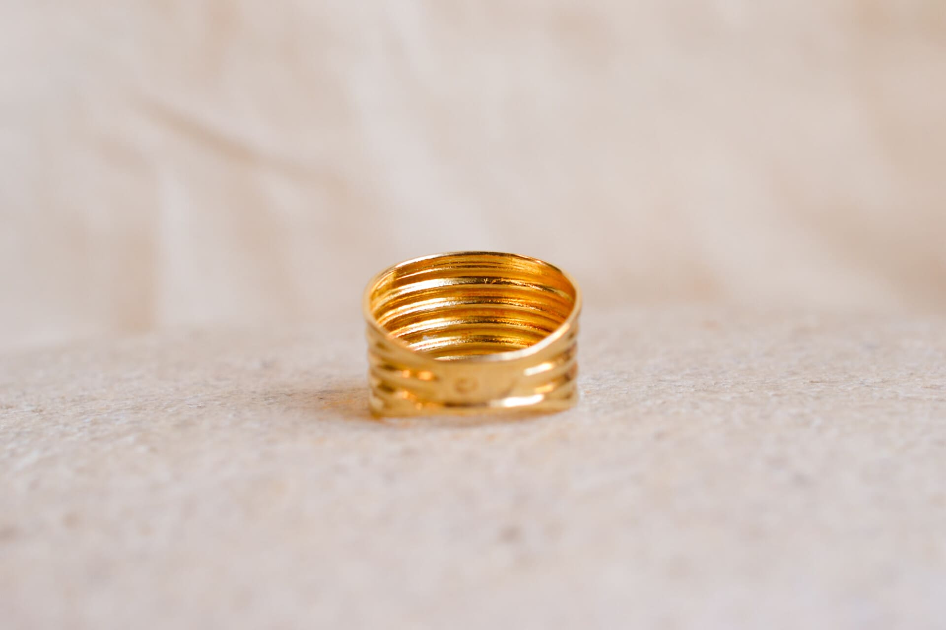 Bague bandeau rainurée