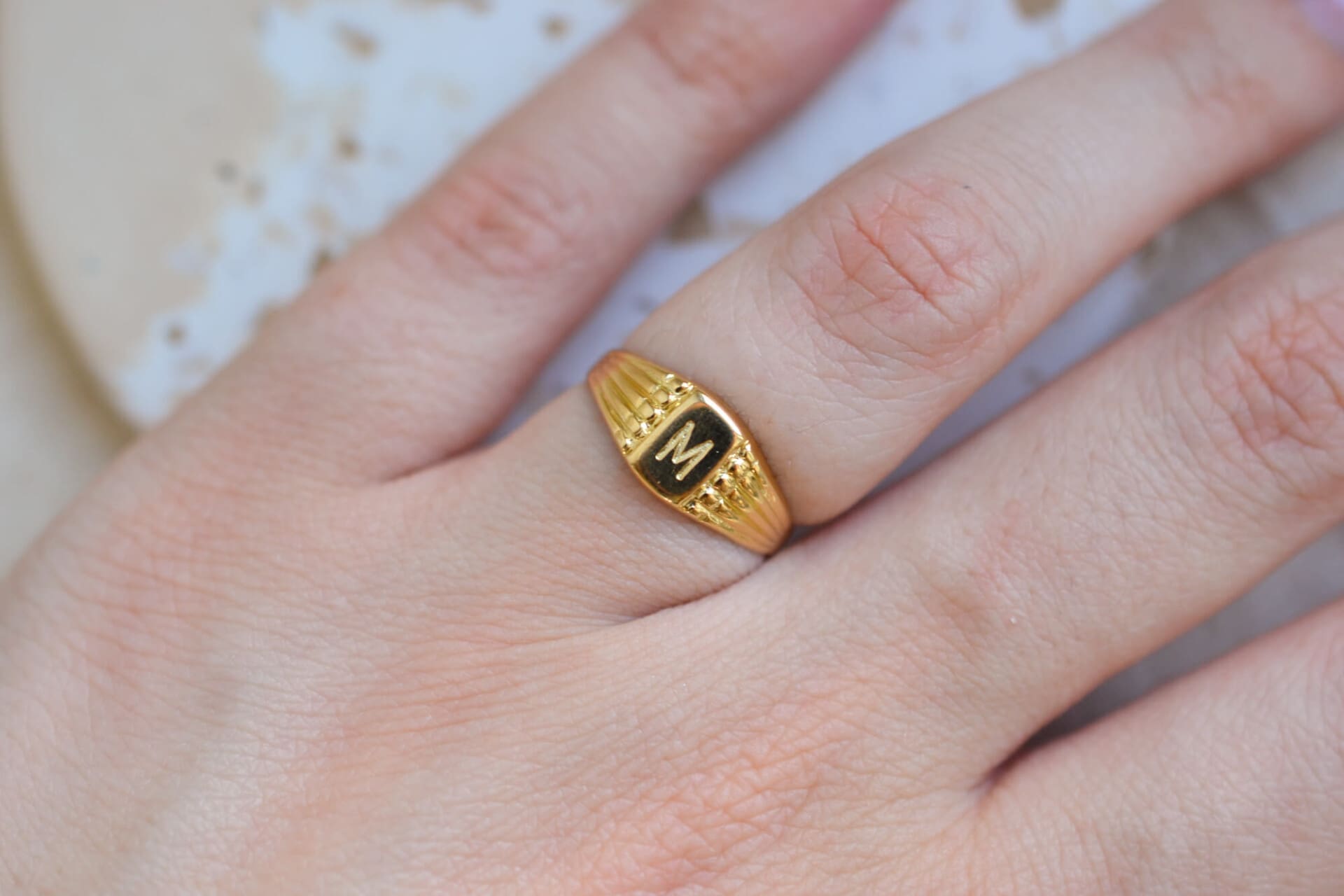 Bague chevalière "M"
