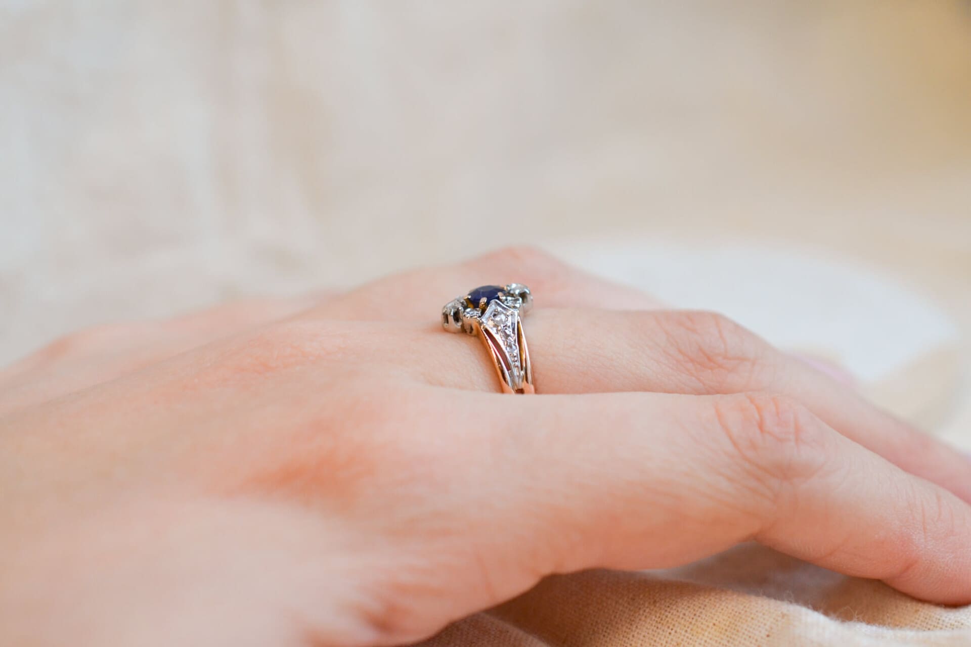 Bague Art Déco Saphir et Diamants