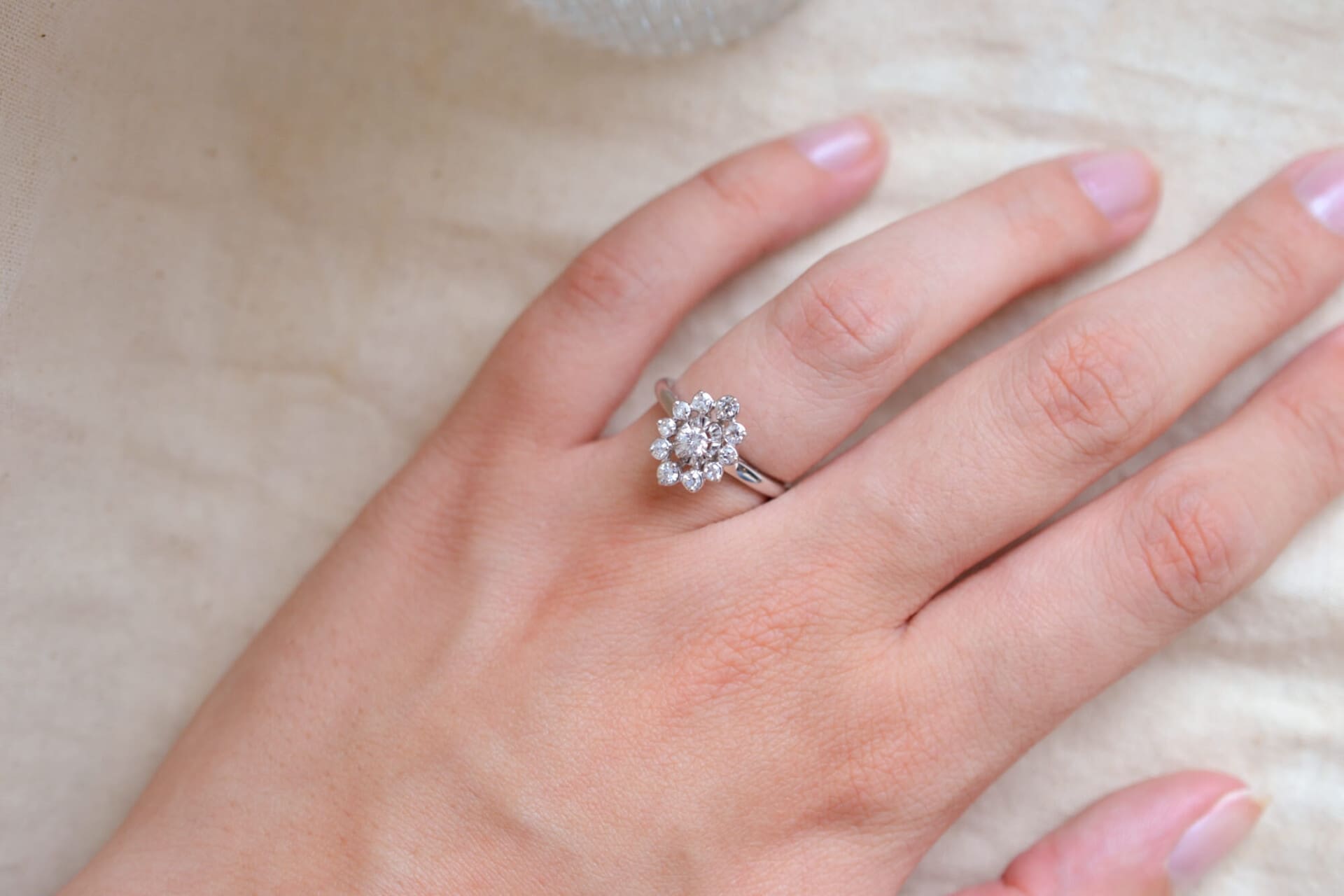 Bague Marguerite Or blanc Diamants
