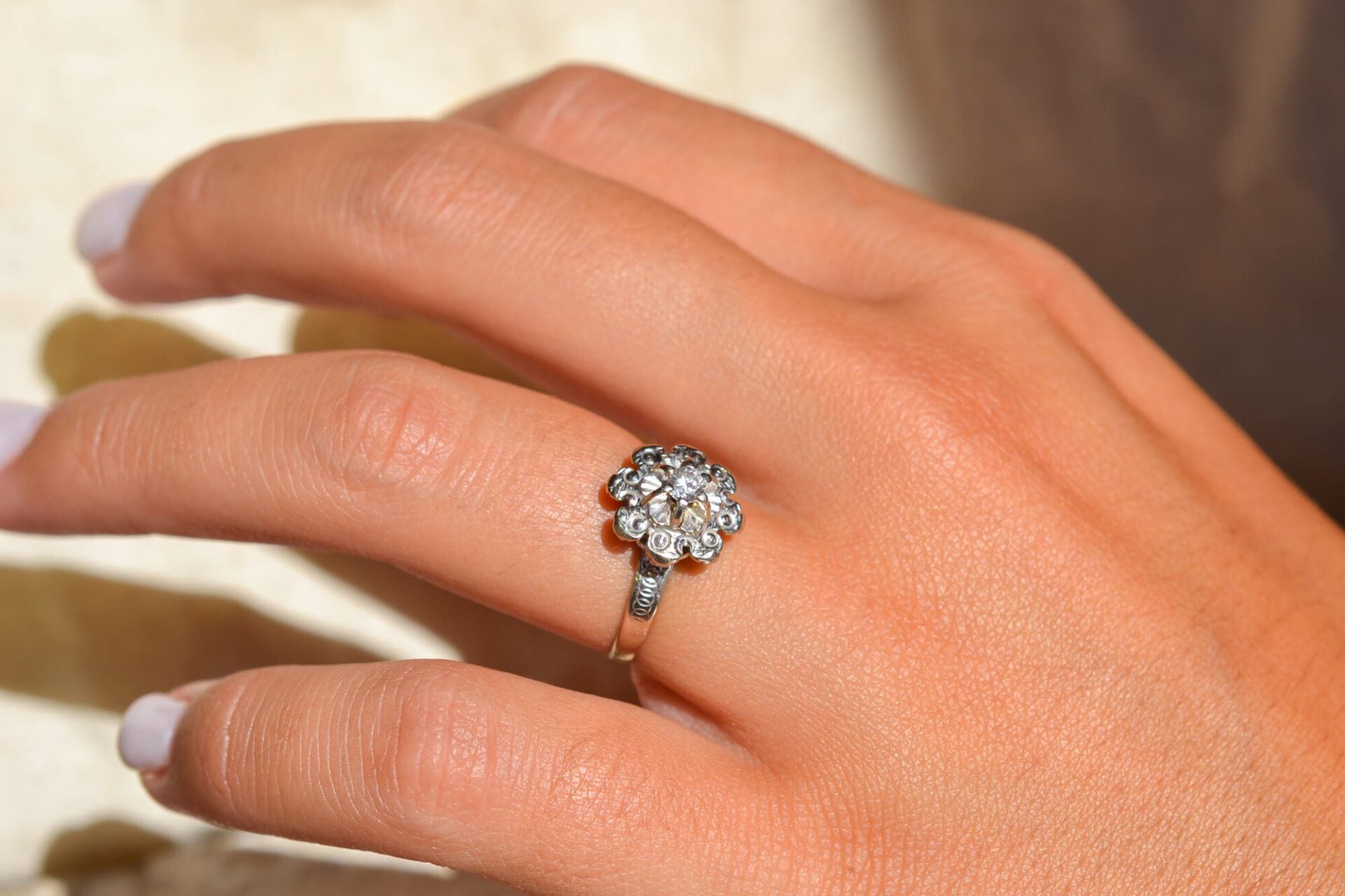 Bague fleur Or blanc Oxyde
