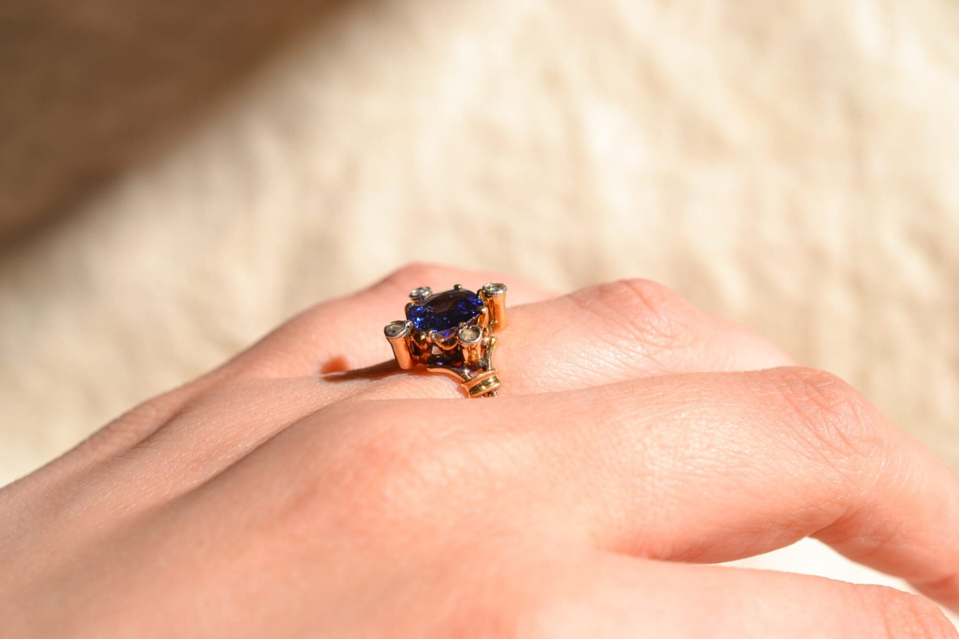Bague Saphir de synthèse et Diamants