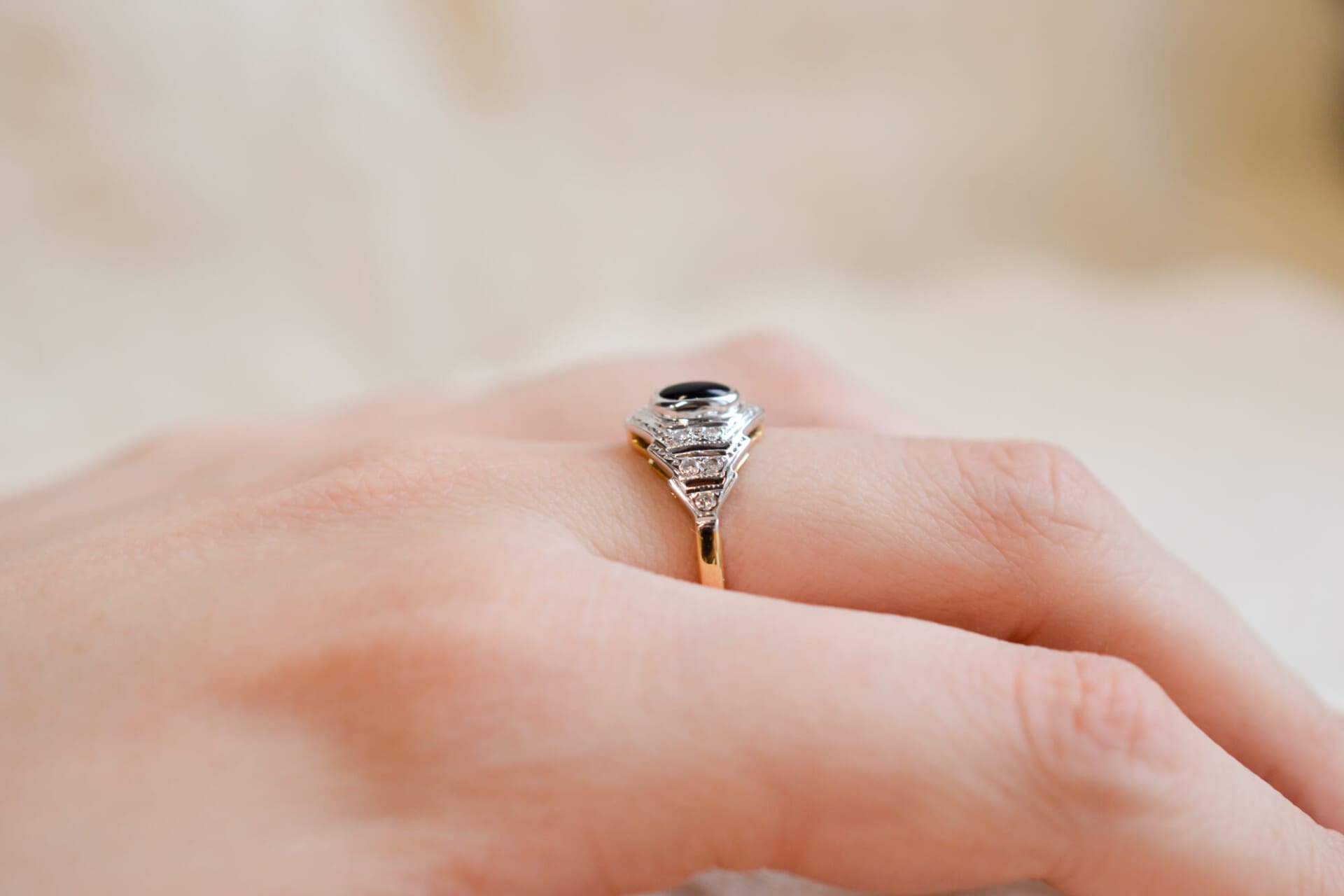 Bague hexagonale 2 Ors Onyx et Diamants