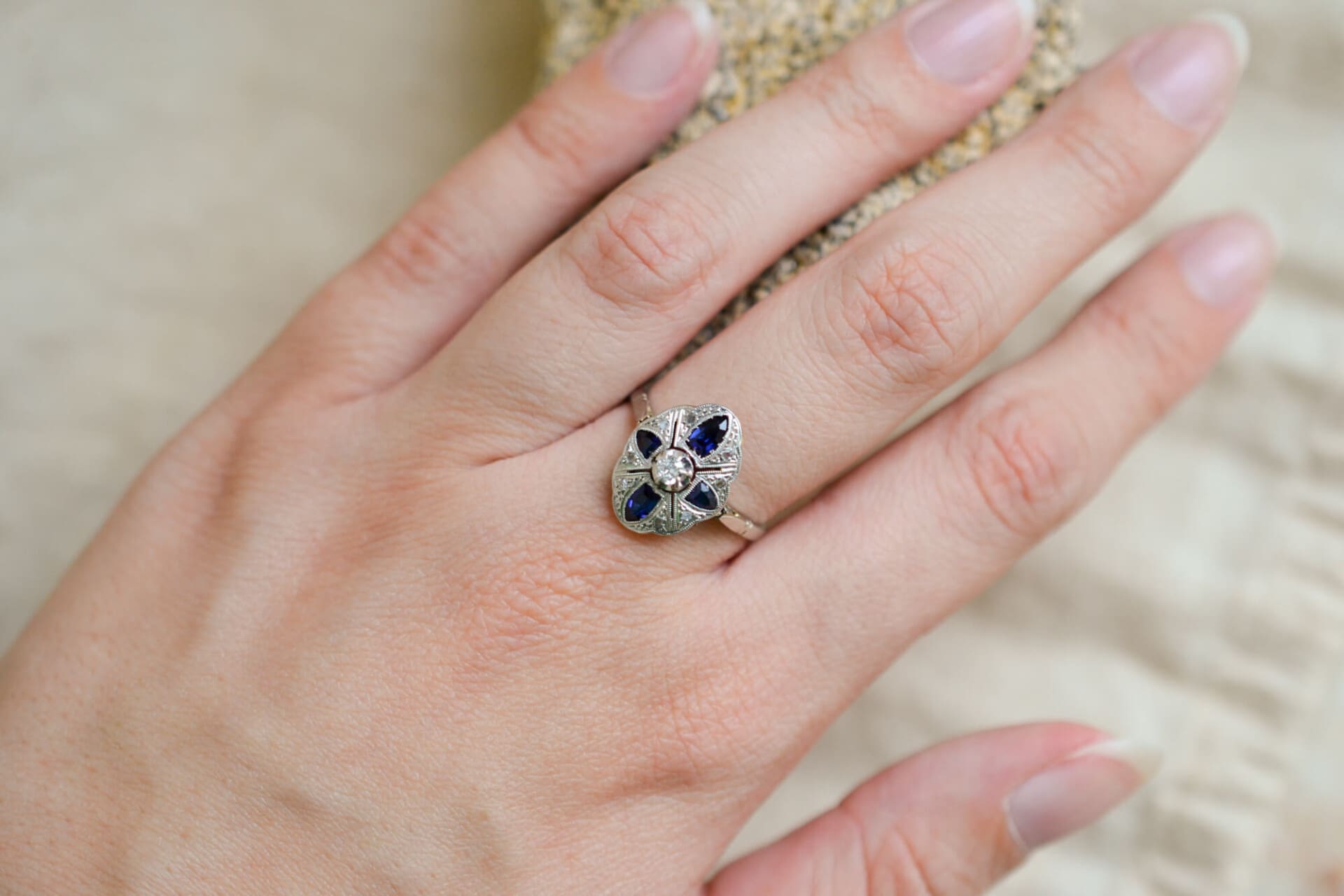 Bague Art Déco Saphirs de synthèse