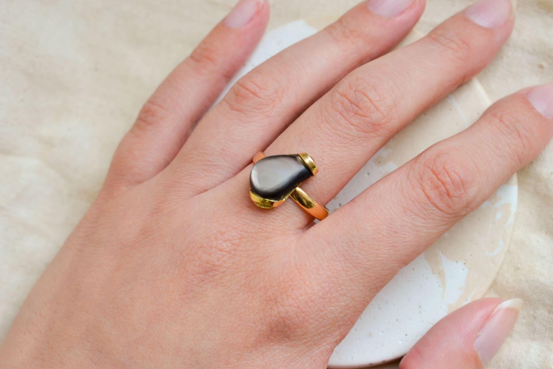 Bague menhir Nacre