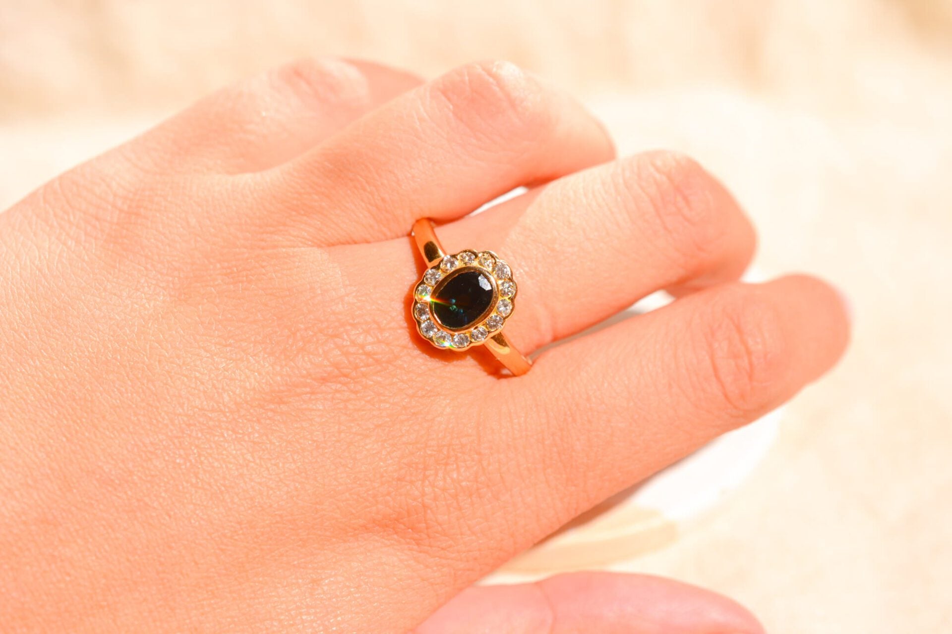 Bague Marguerite Saphir entourage Diamants