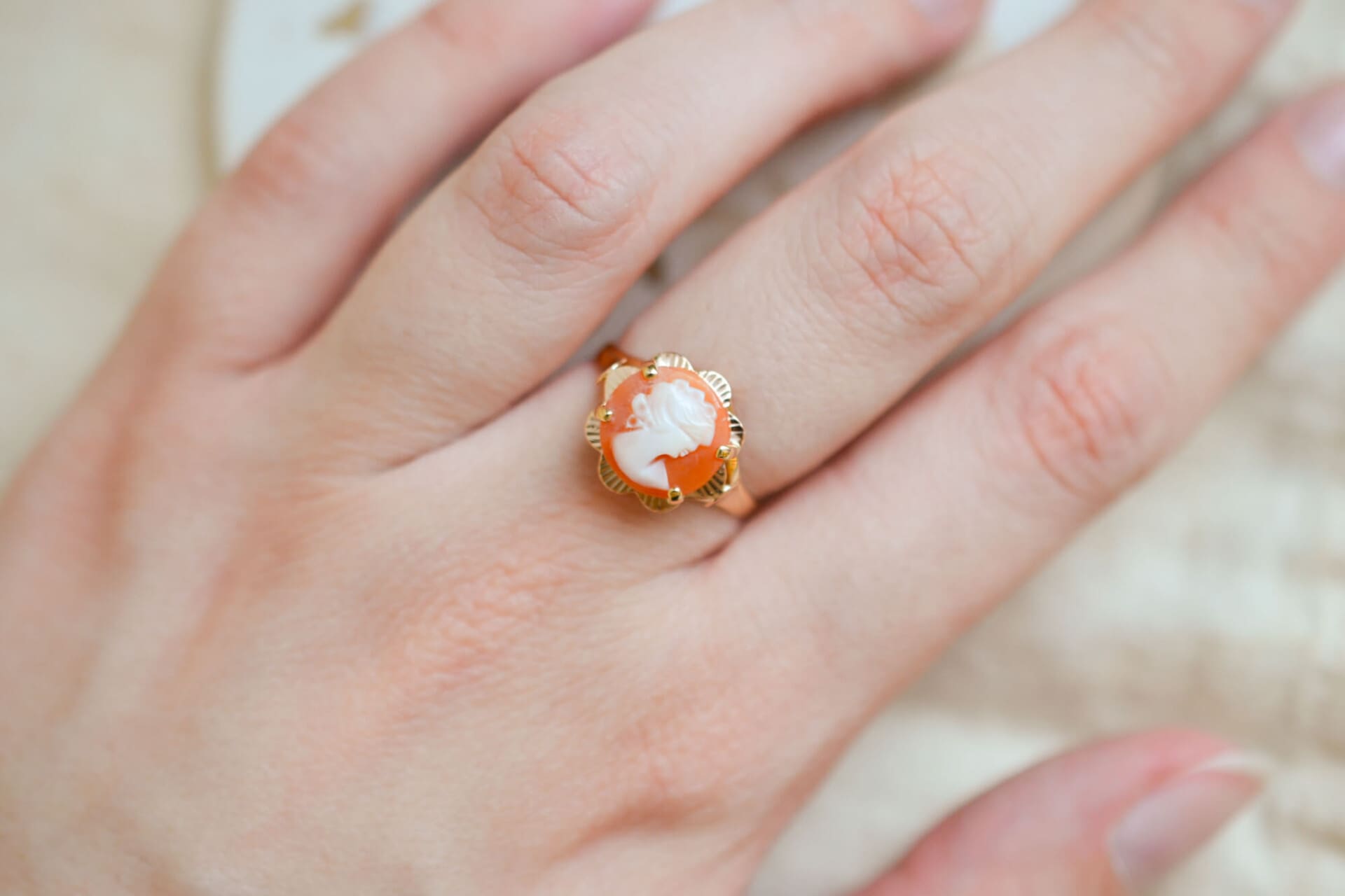 Bague Camée décor fleur