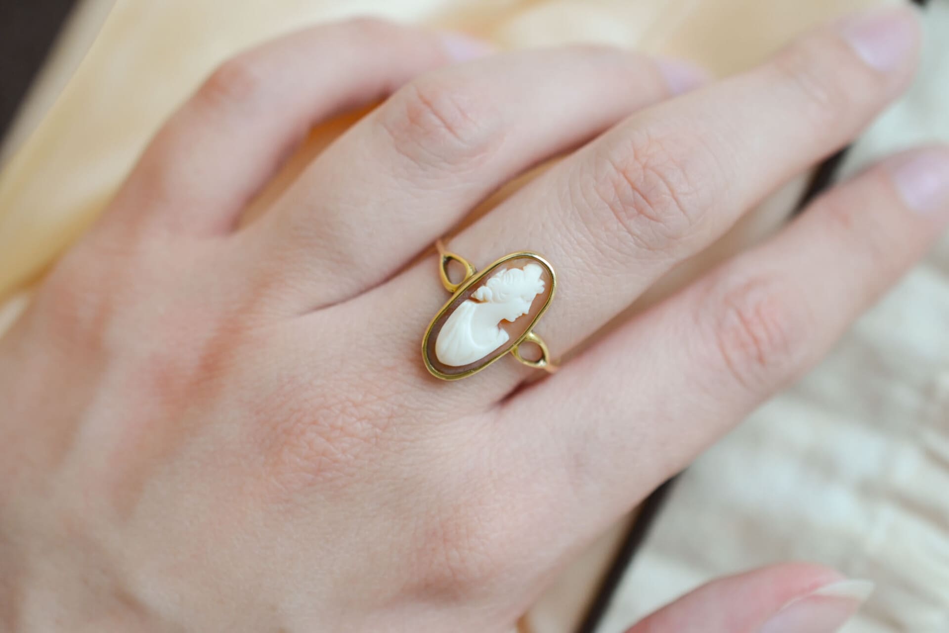 Bague Camée forme Navette