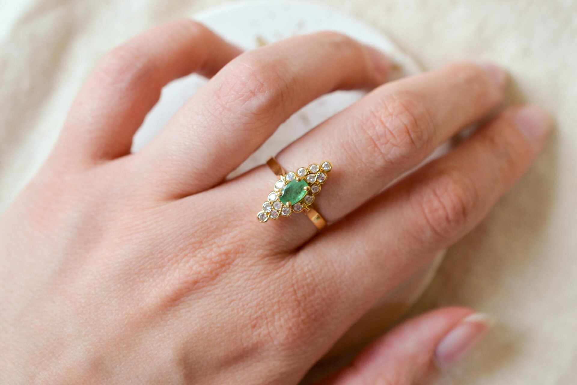 Bague Navette Émeraude Diamants