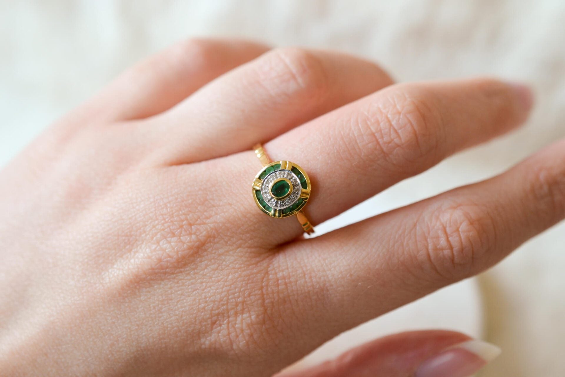 Bague ronde Emeraudes et Diamants