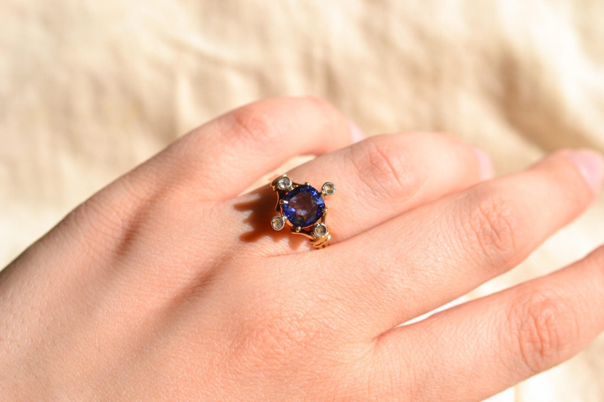Bague Saphir de synthèse et Diamants