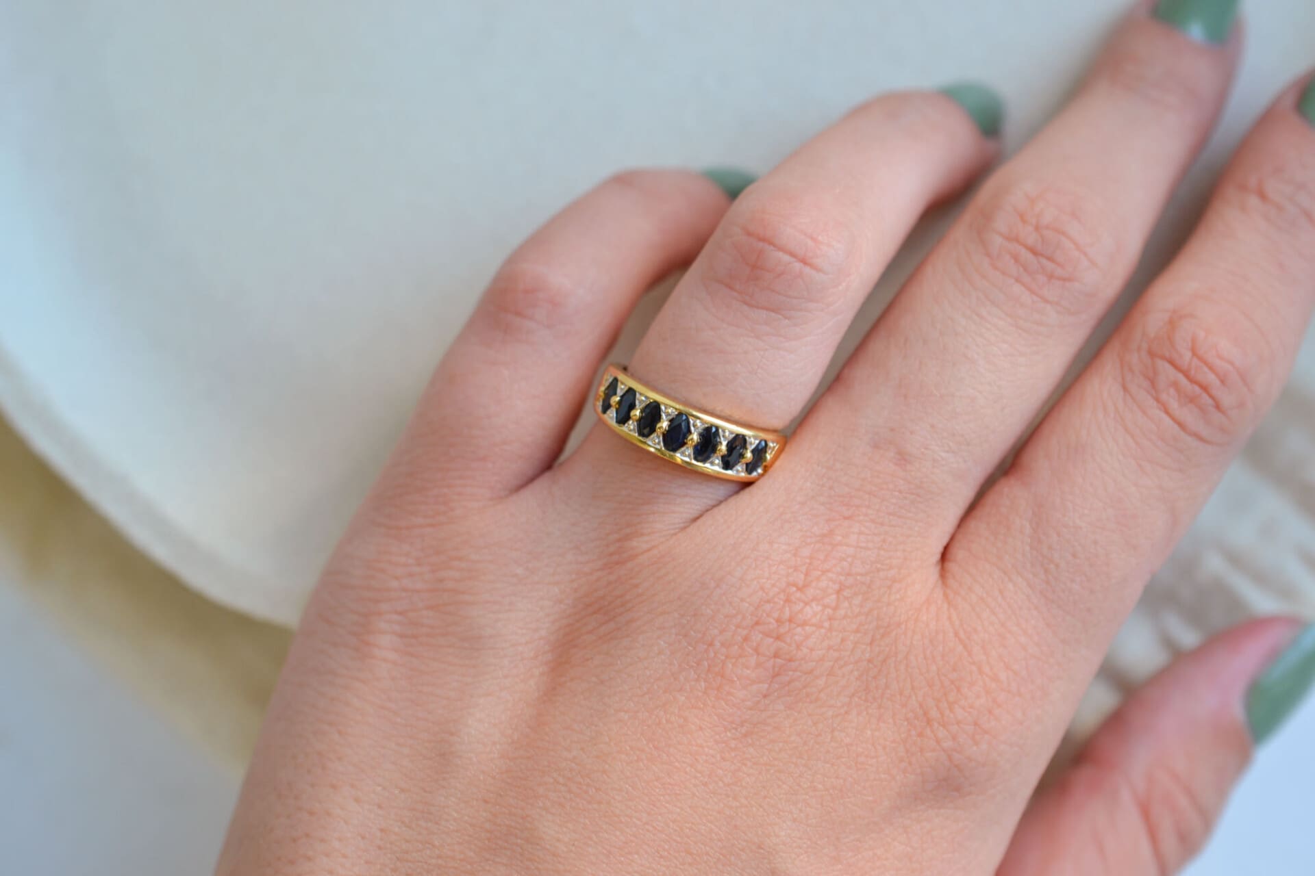 Bague jarretière géométrique Saphirs