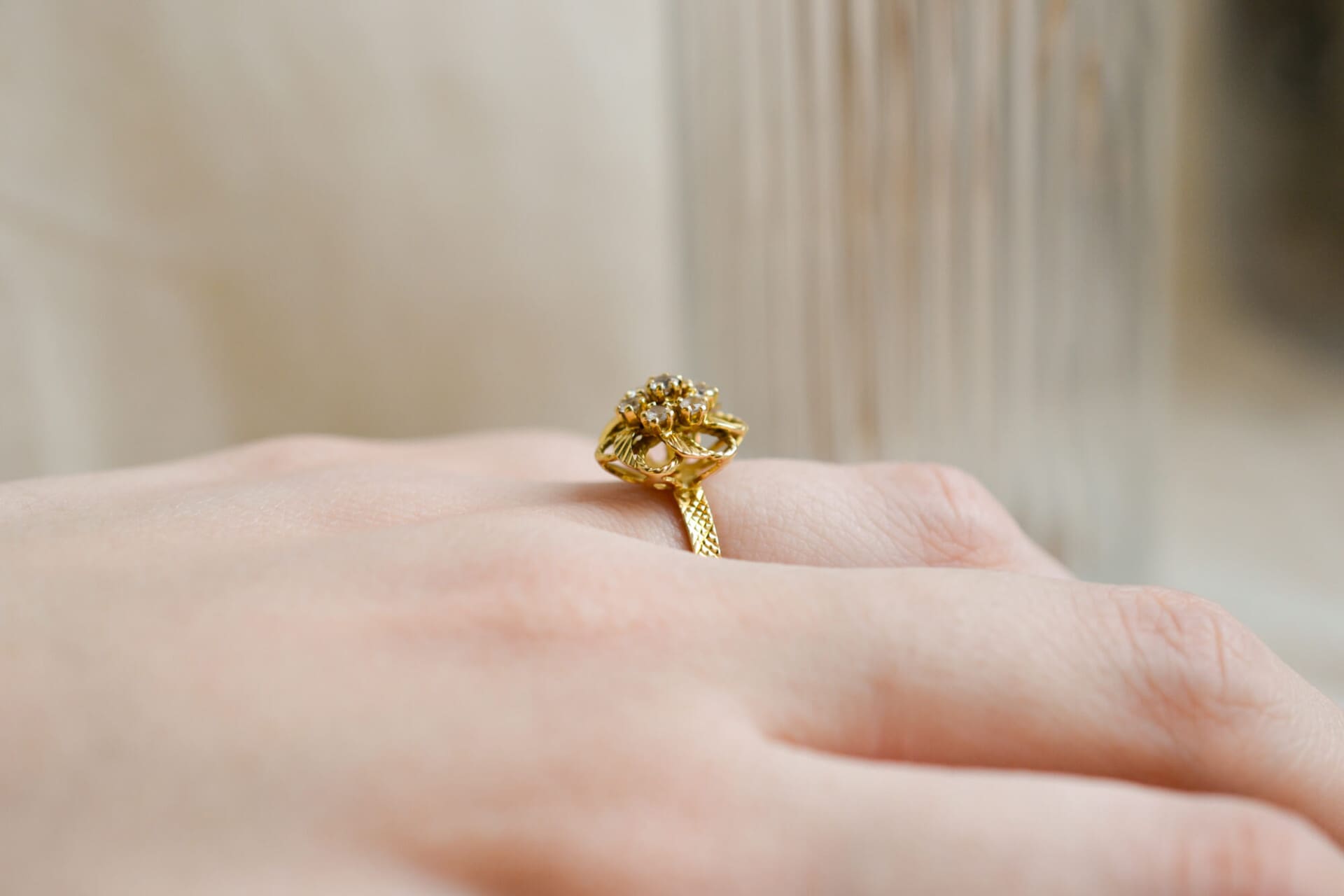 Bague fleur ciselée et striée Oxydes