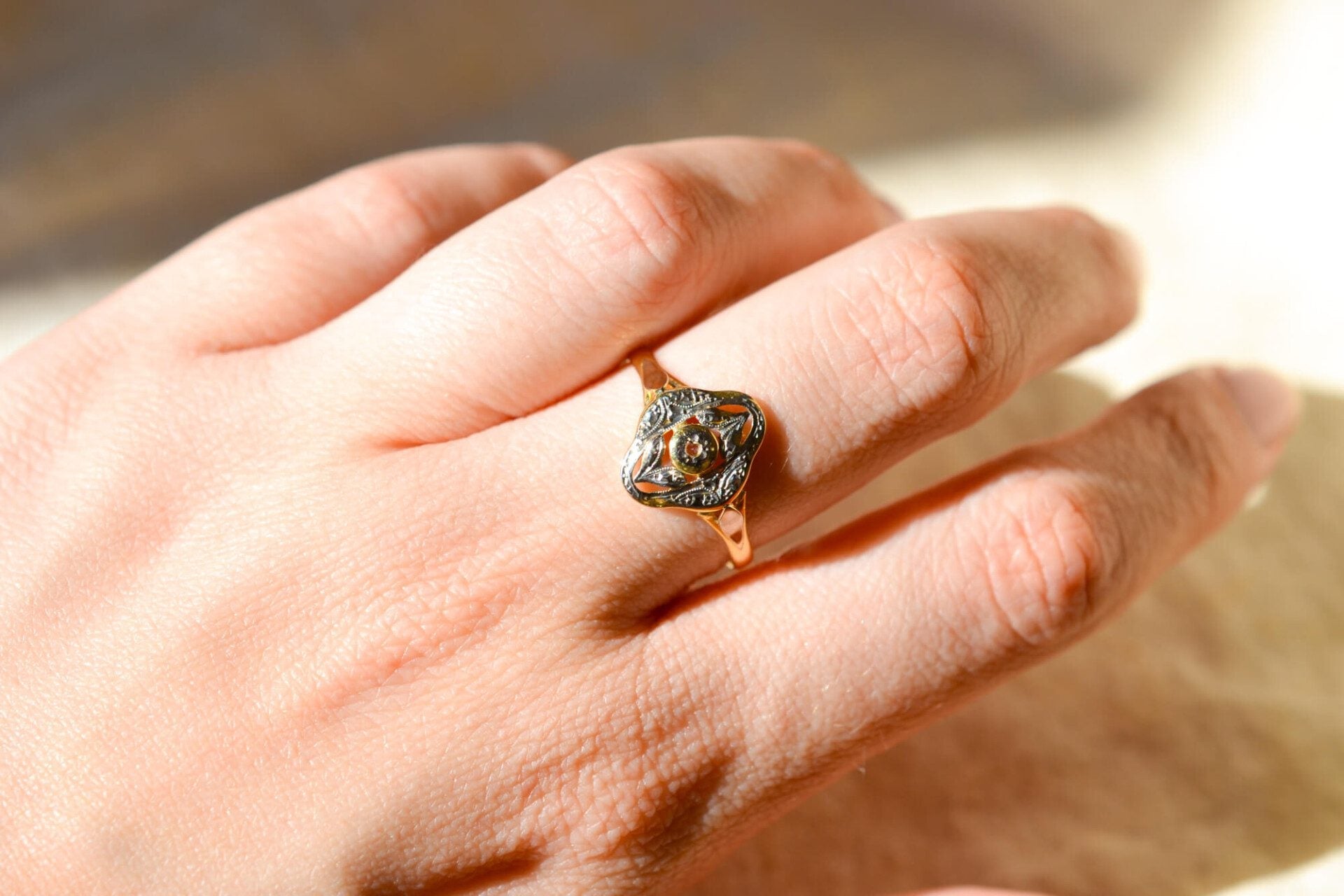 Bague Art Nouveau quadrilobée Oxyde