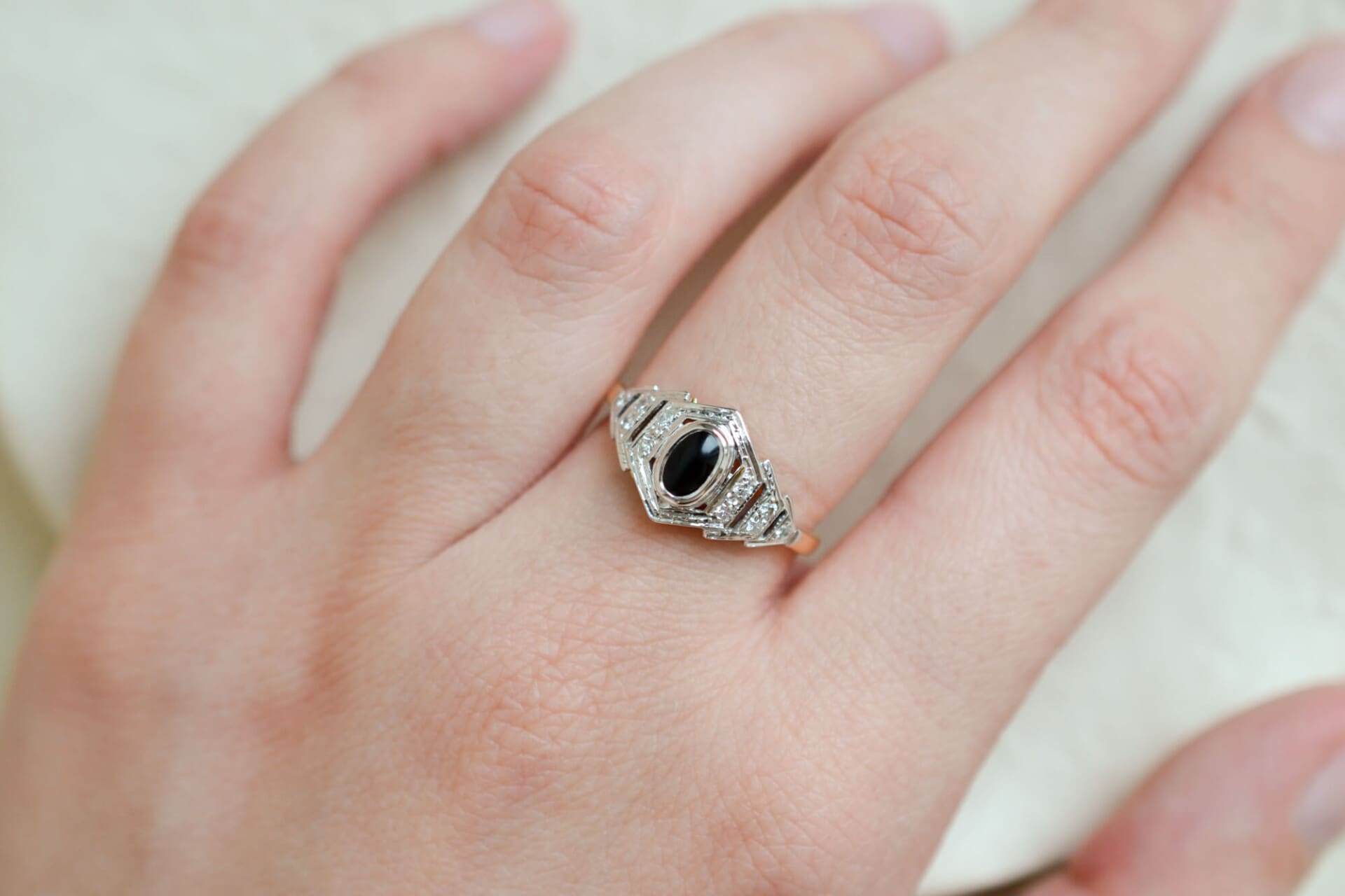 Bague hexagonale 2 Ors Onyx et Diamants
