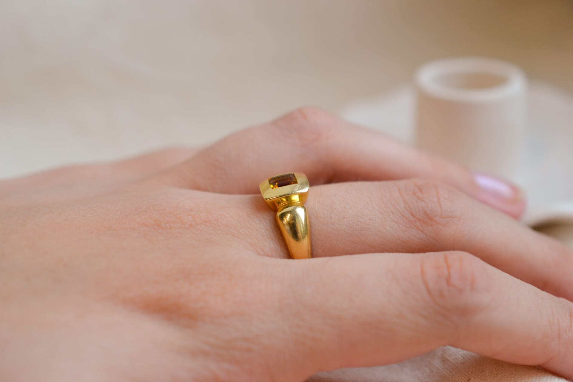 Bague carrée Citrine sertie clos