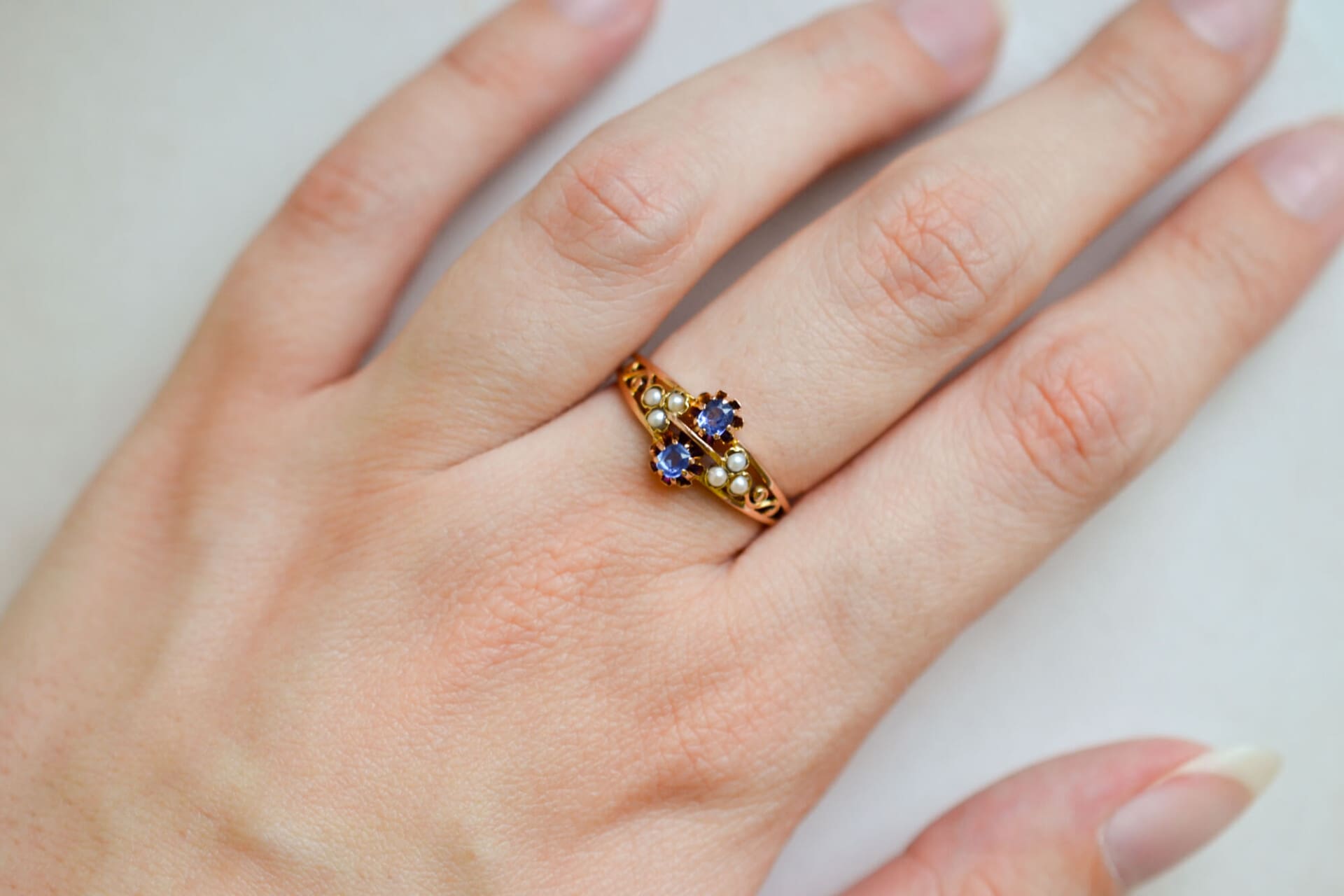 Bague antique Saphirs et Perles