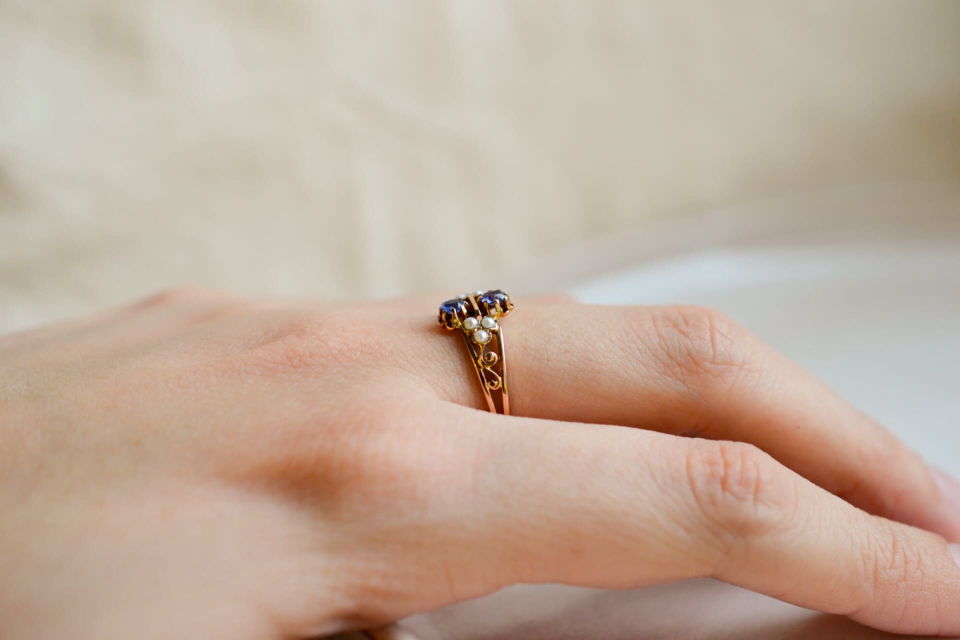 Bague antique Saphirs et Perles