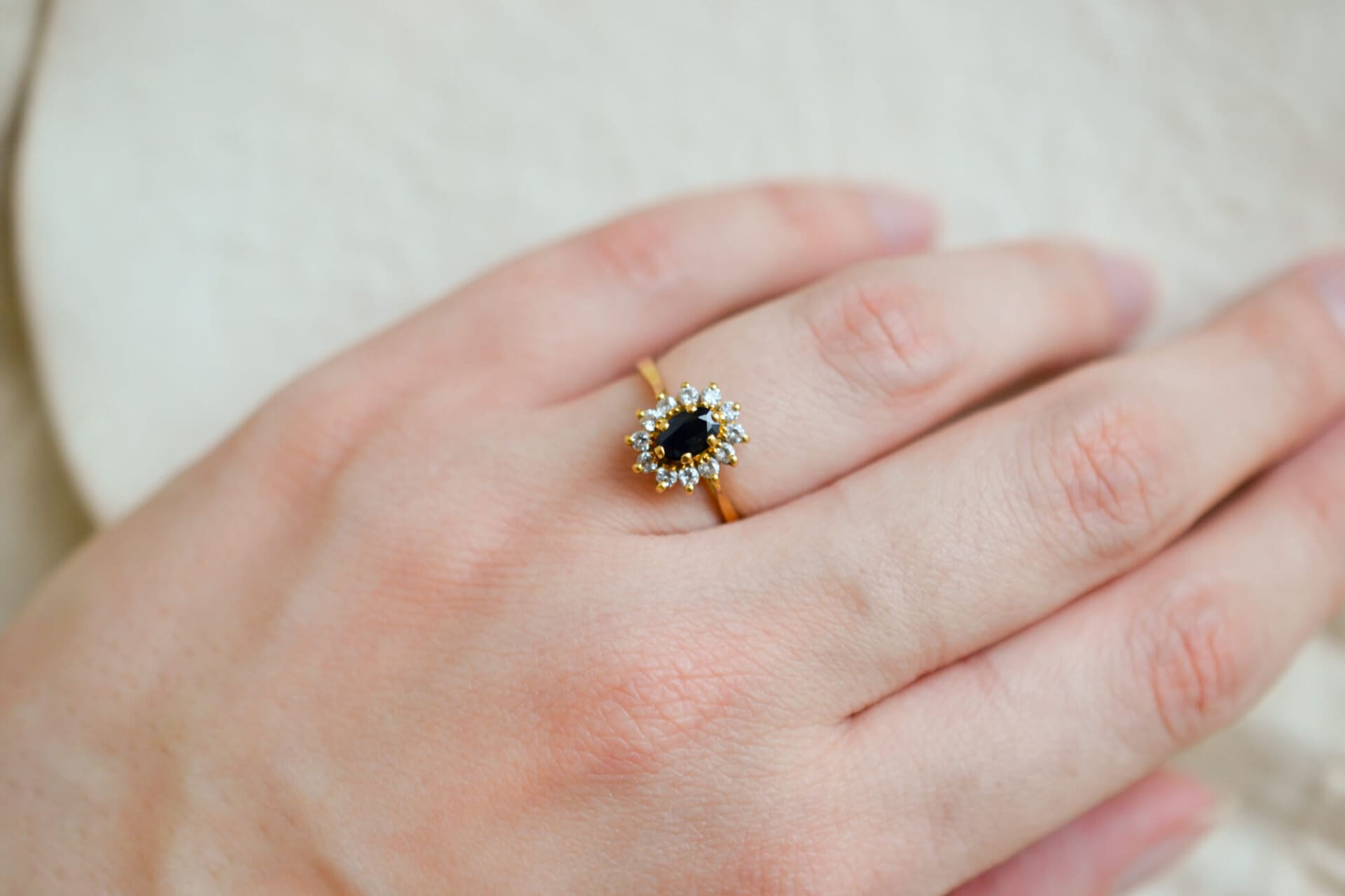 Bague Marguerite Saphir serti griffes