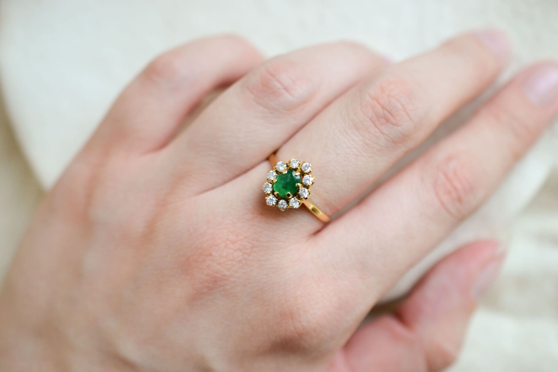 Bague Marguerite Émeraude et Diamants