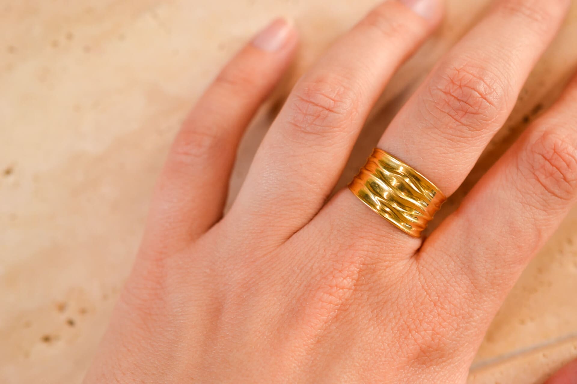 Bague bandeau froissée