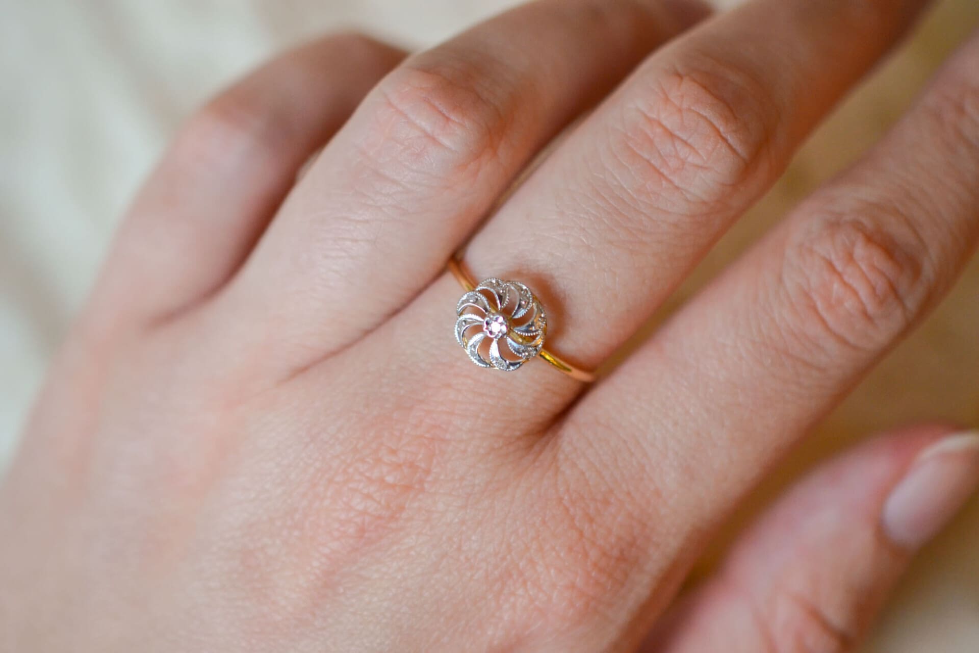Bague Rosace ajourée Diamants