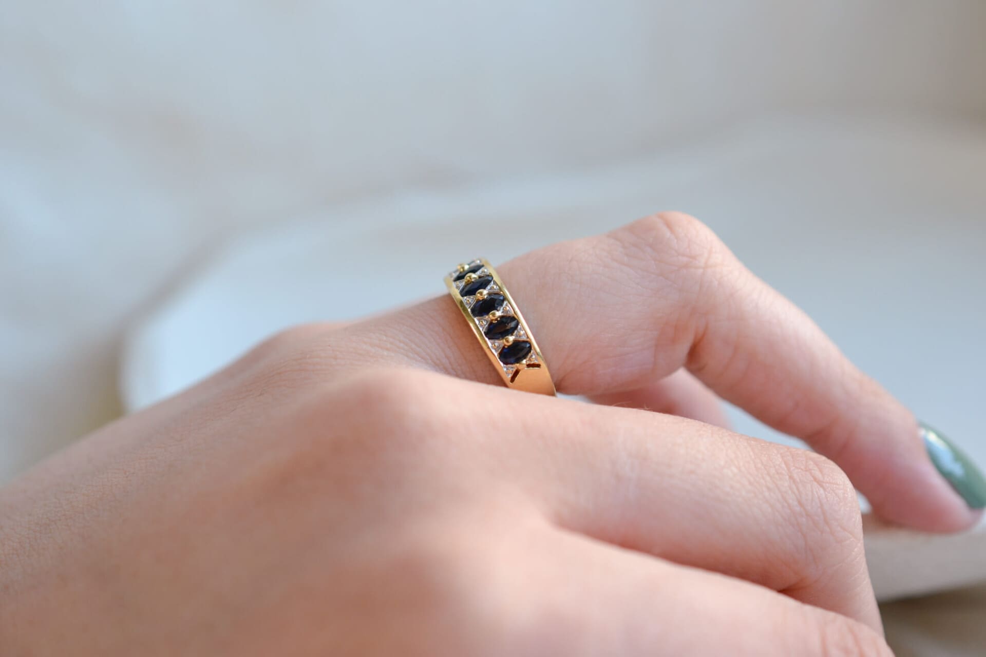 Bague jarretière géométrique Saphirs