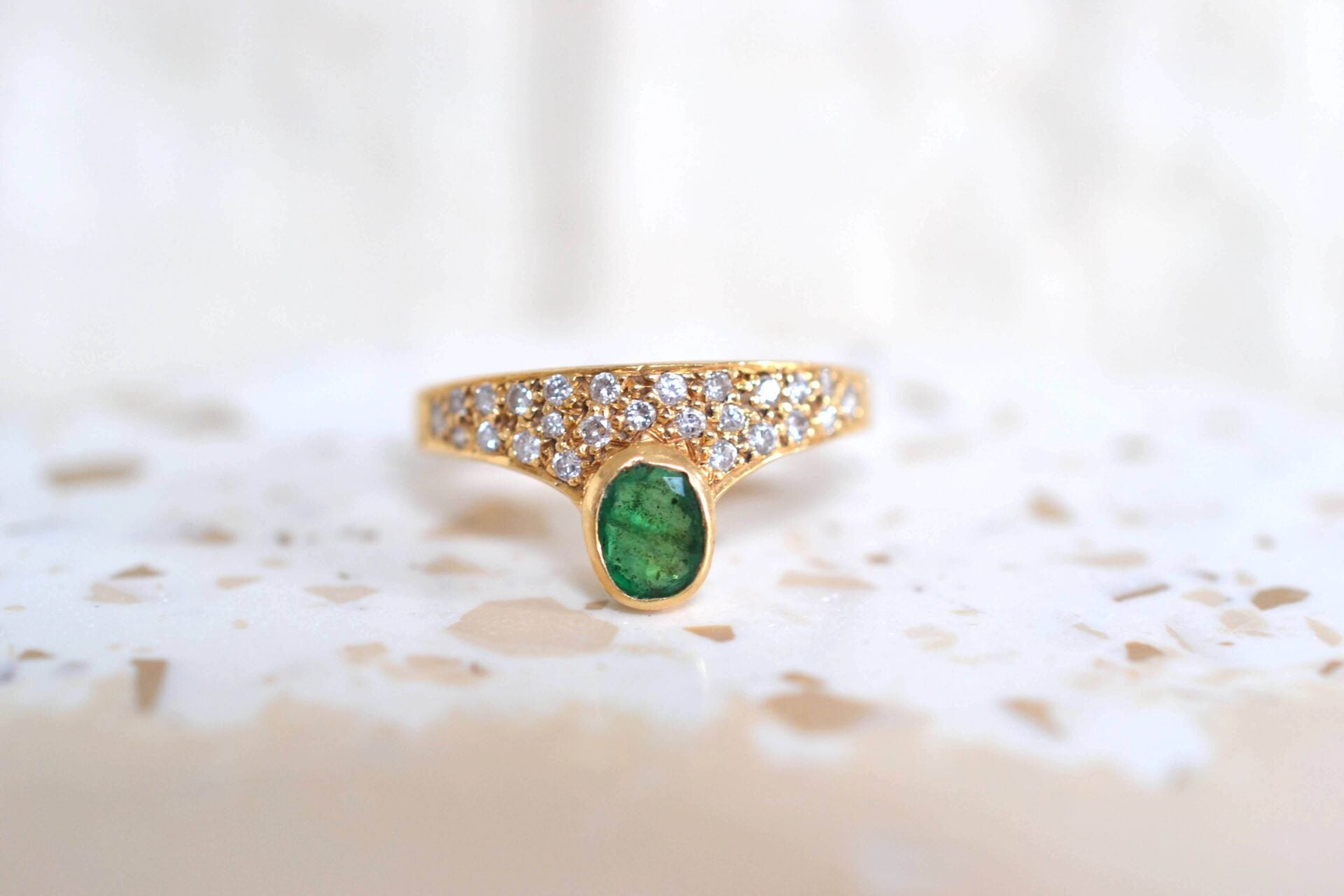 Bague Émeraude Diamants forme paon