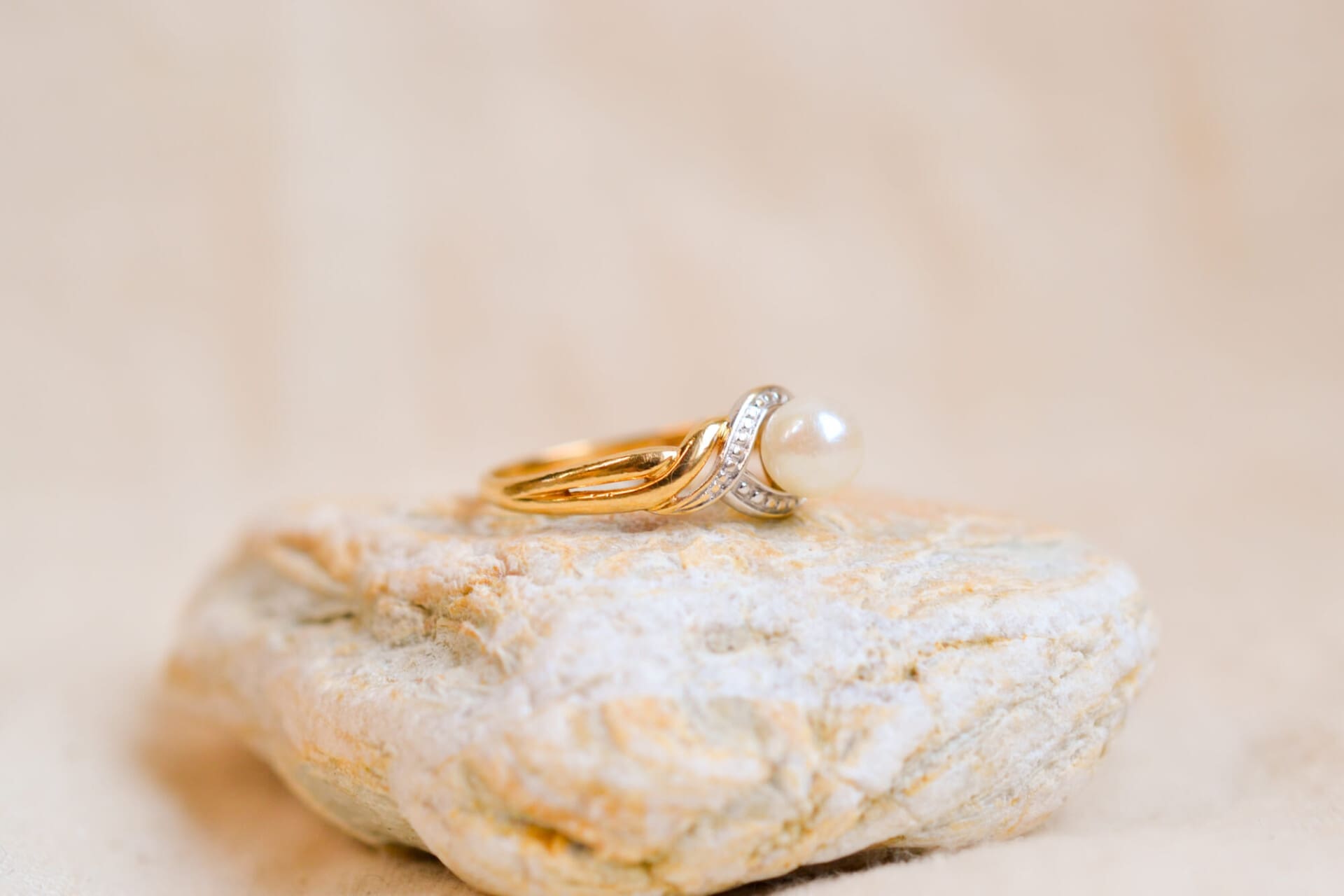 Bague Perle 2 Ors entrelacée