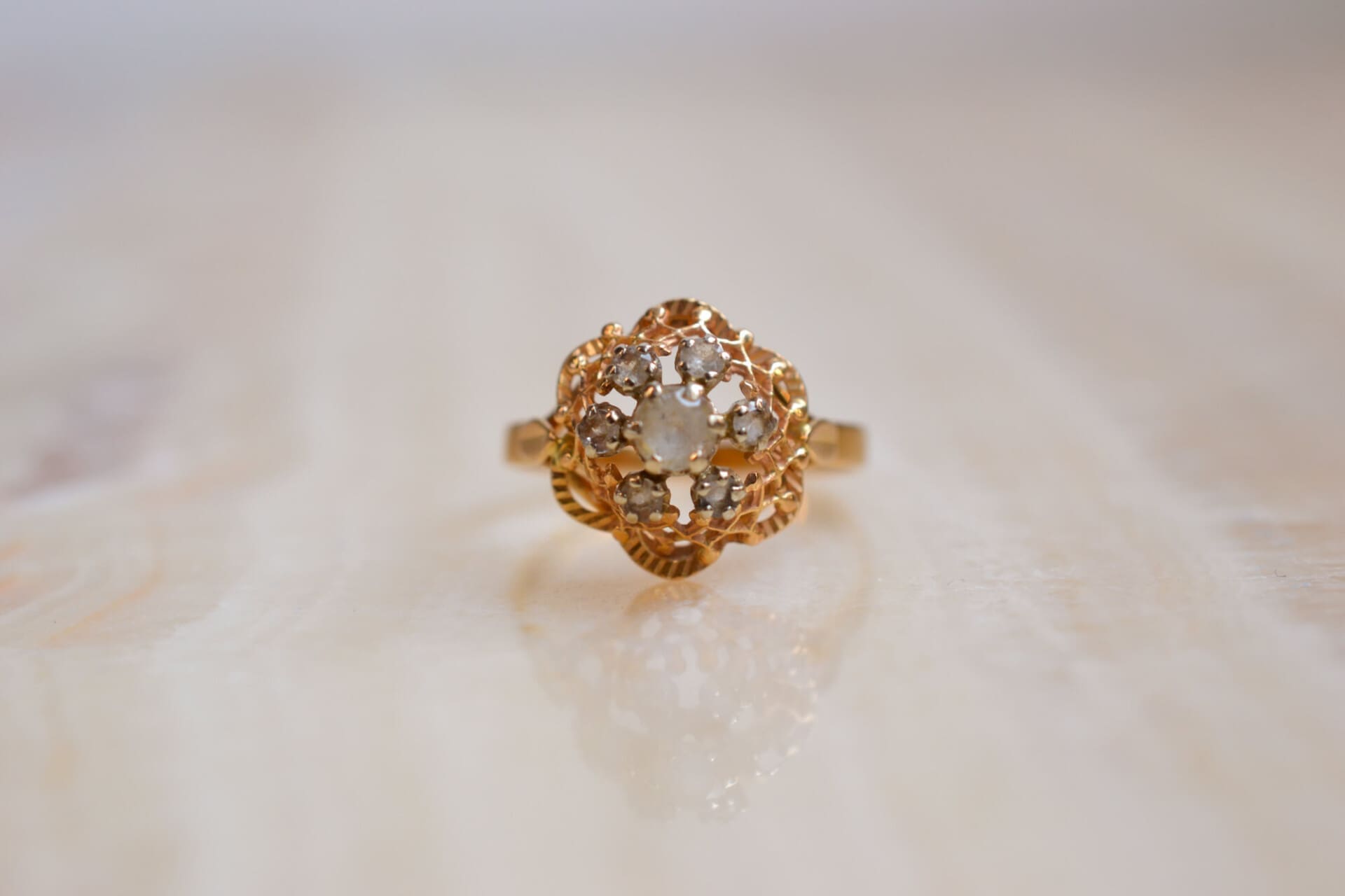 Bague fleur 2 Ors pierres blanches