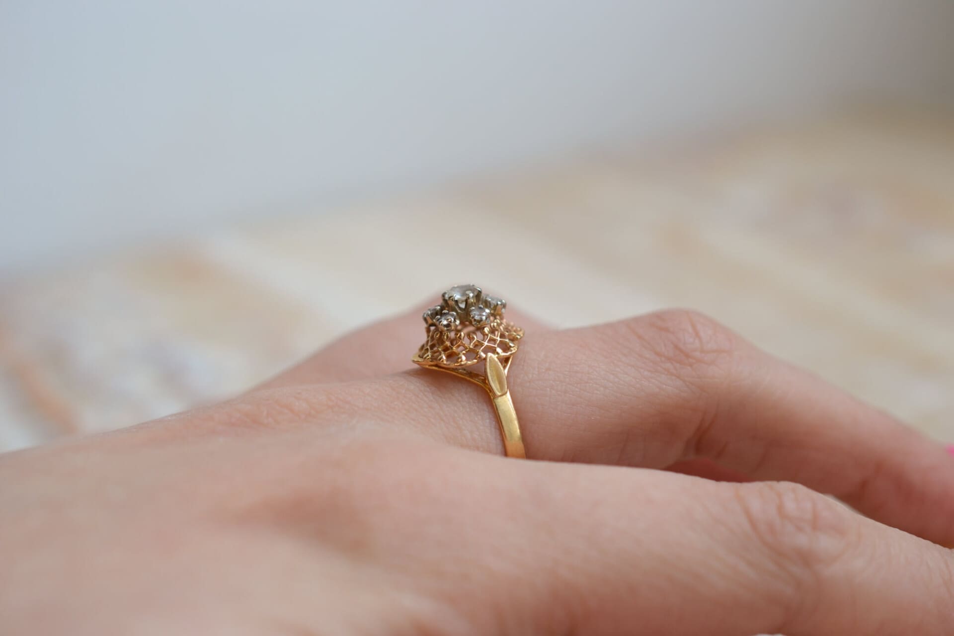 Bague fleur 2 Ors pierres blanches
