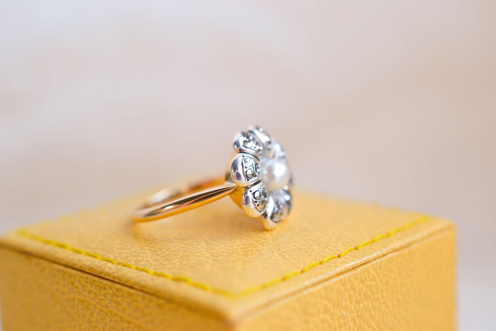 Bague fleur Marcassites et Perle