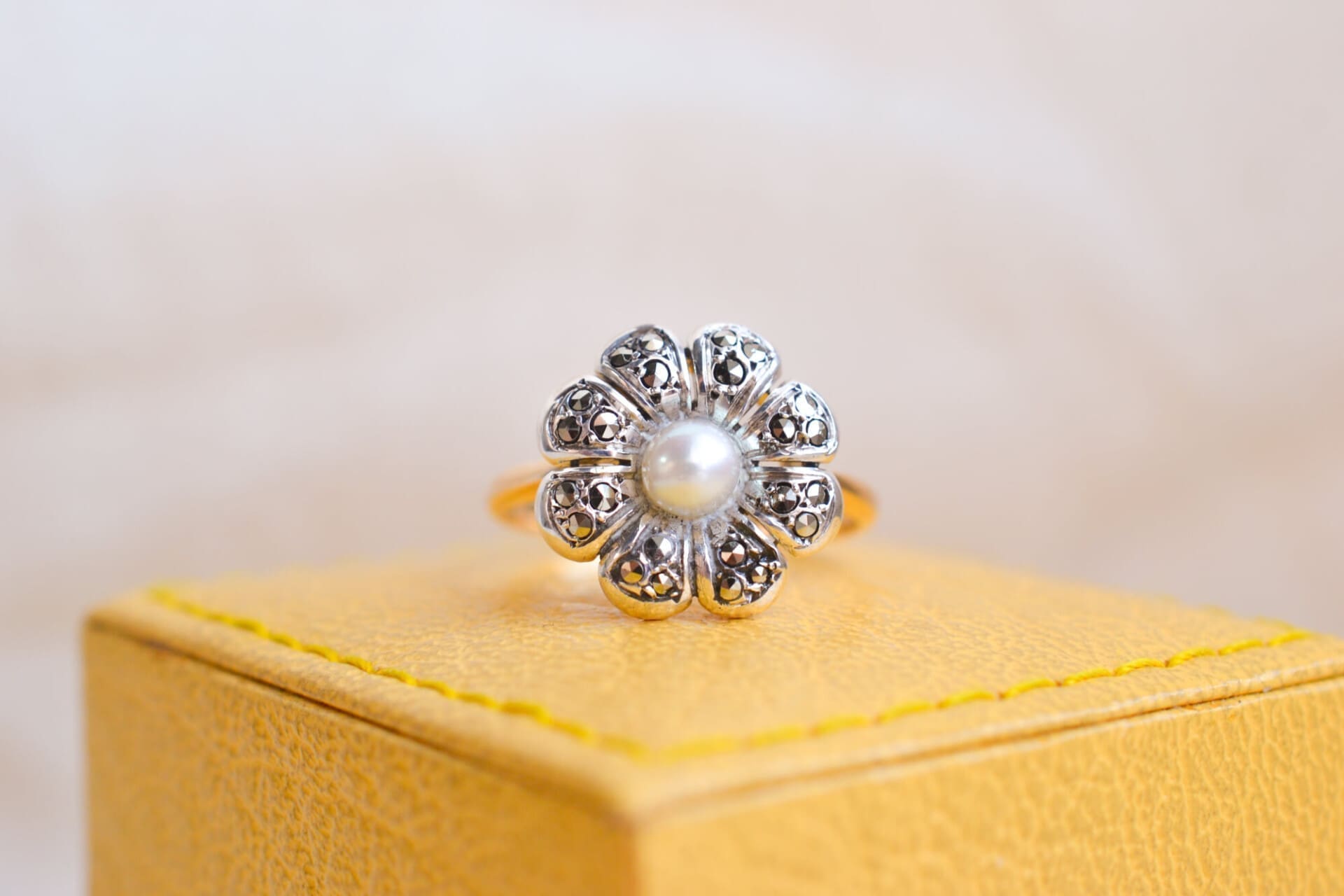 Bague fleur Marcassites et Perle