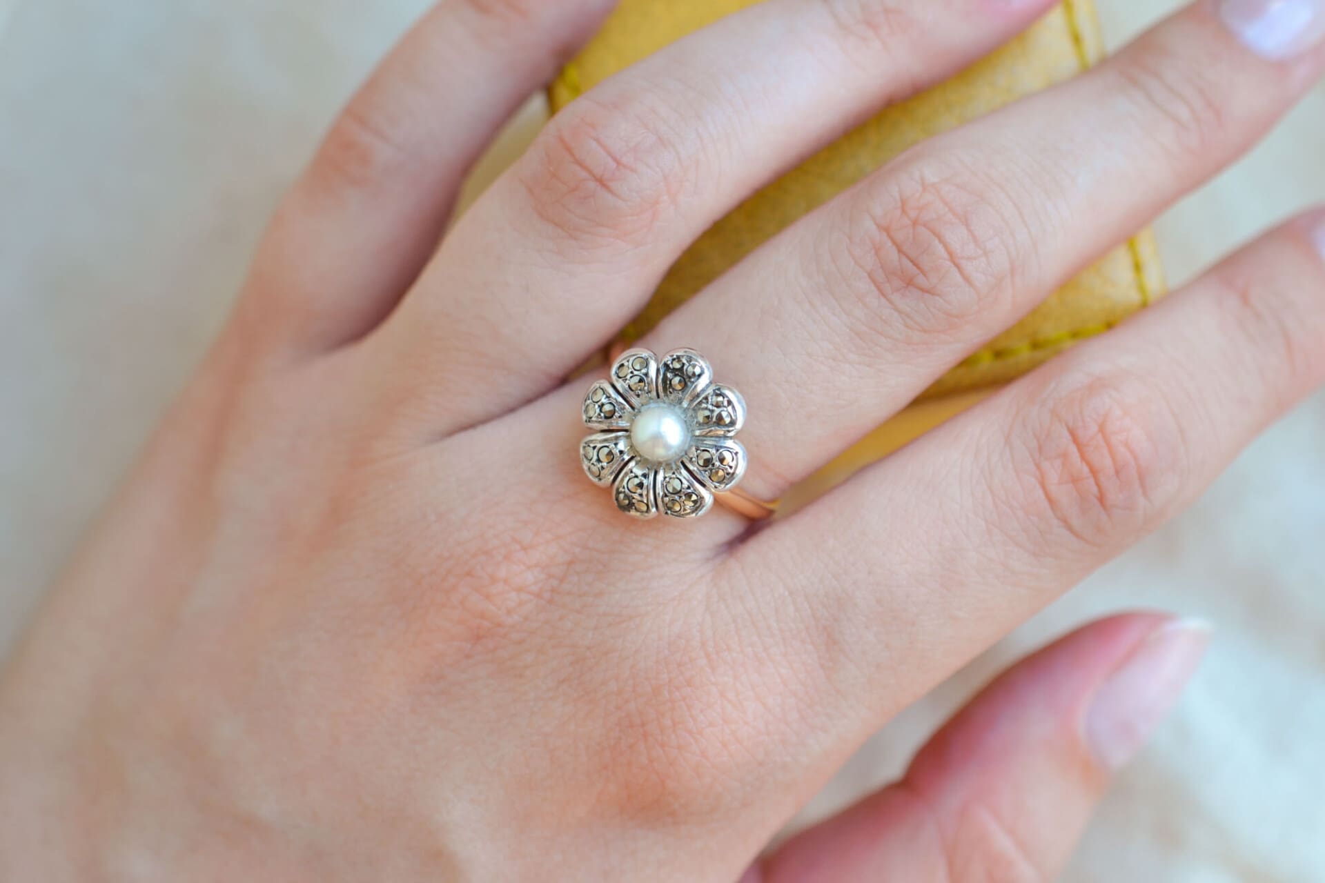Bague fleur Marcassites et Perle