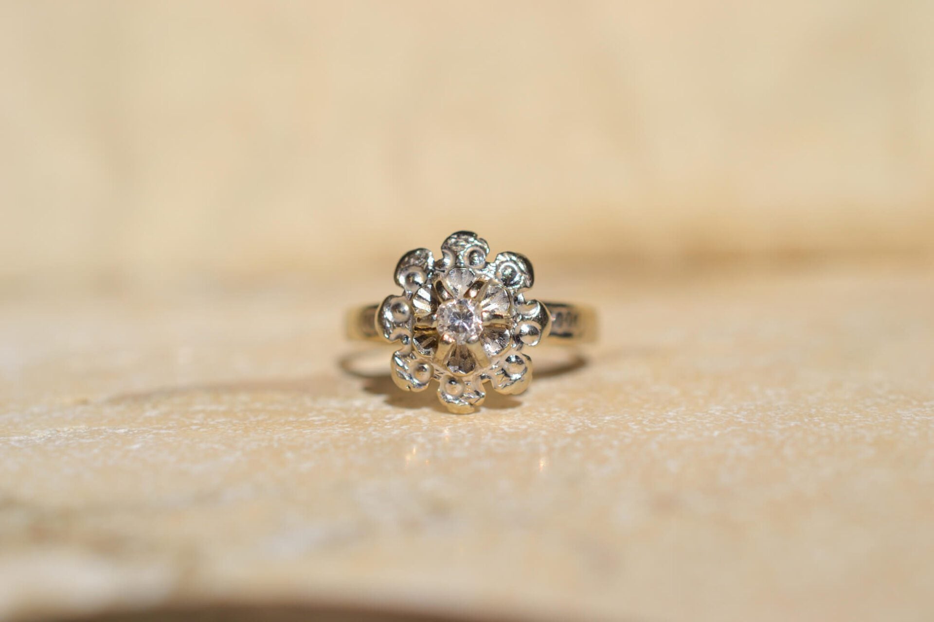 Bague fleur Or blanc Oxyde