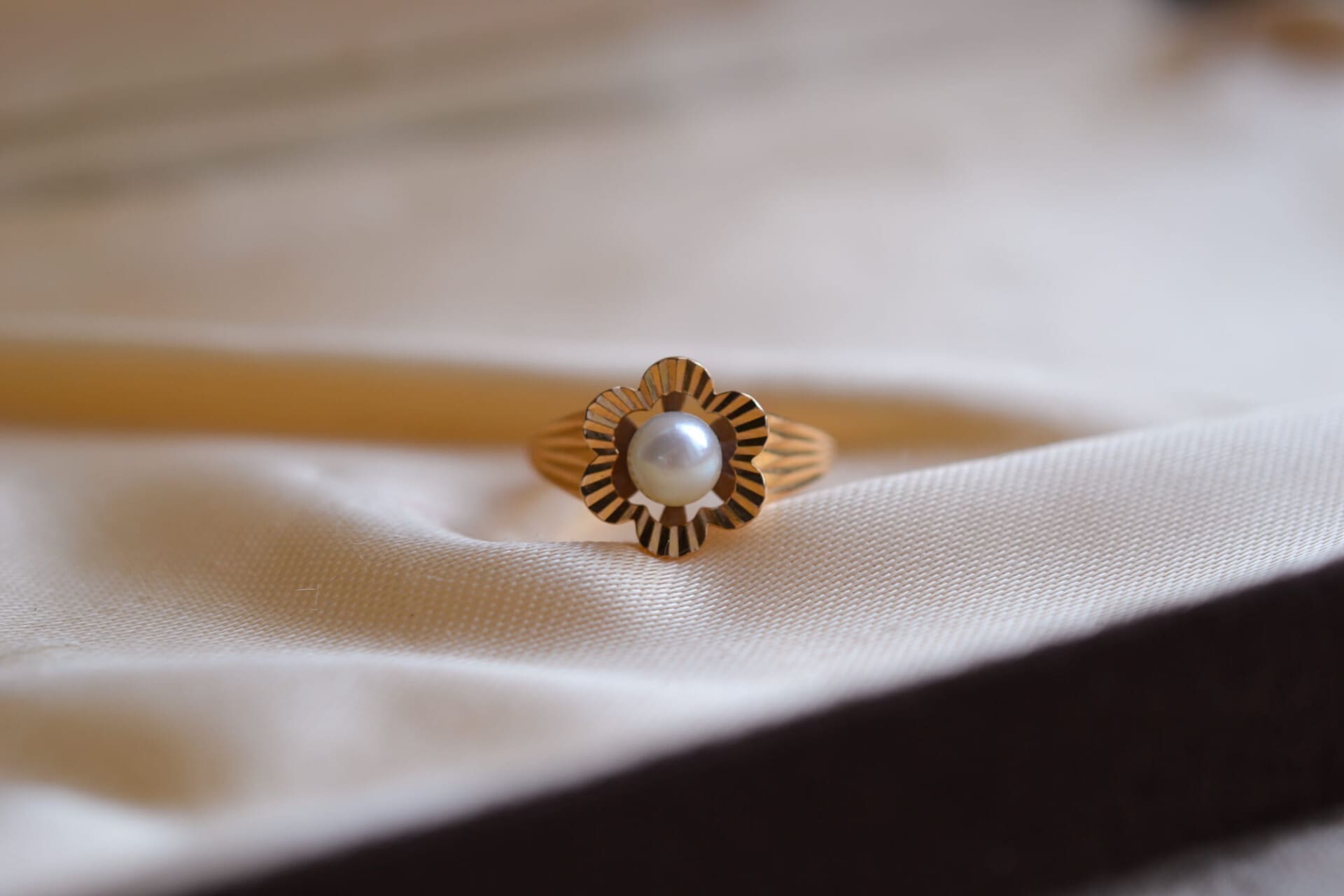 Bague fleur Perle striée