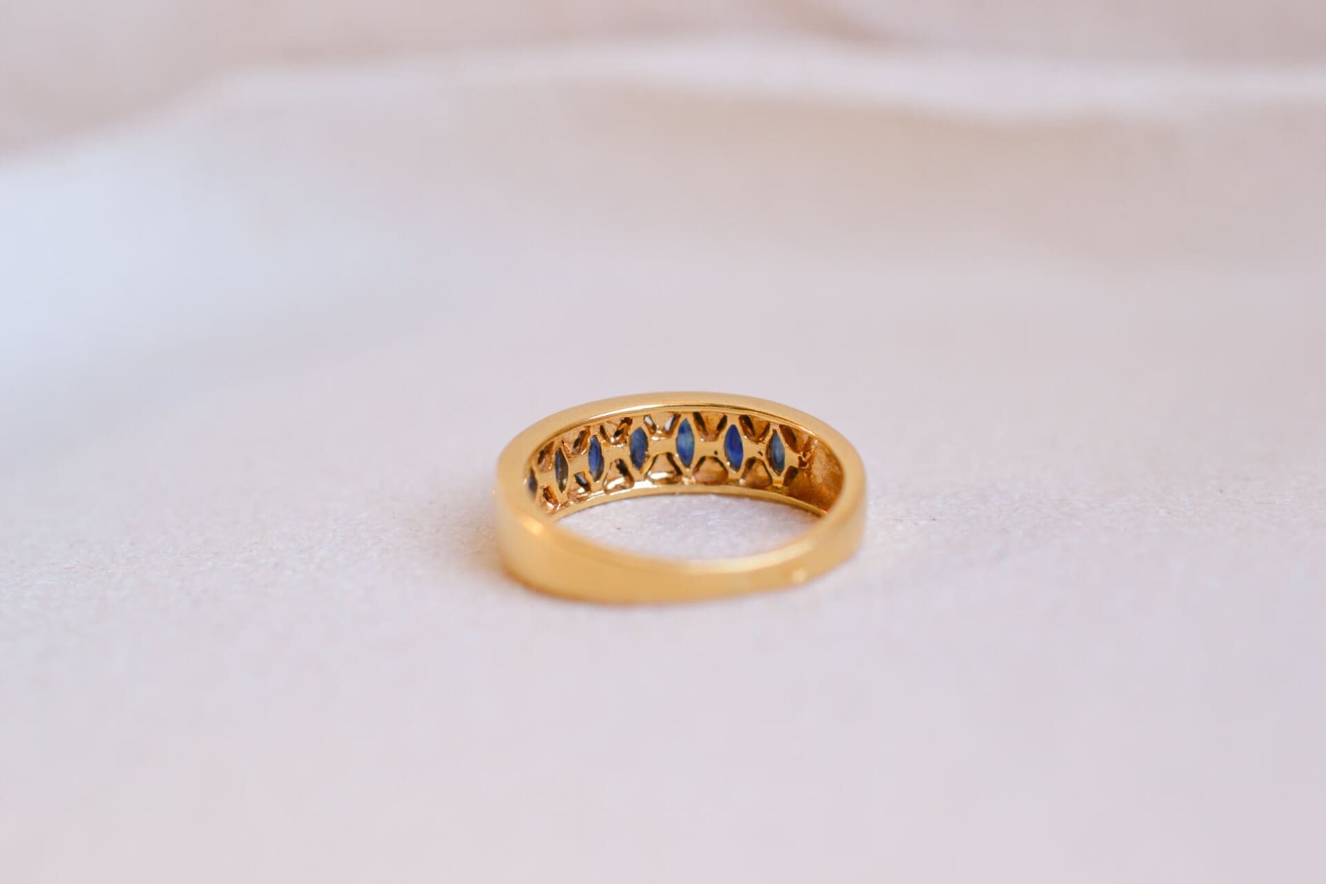 Bague jarretière géométrique Saphirs