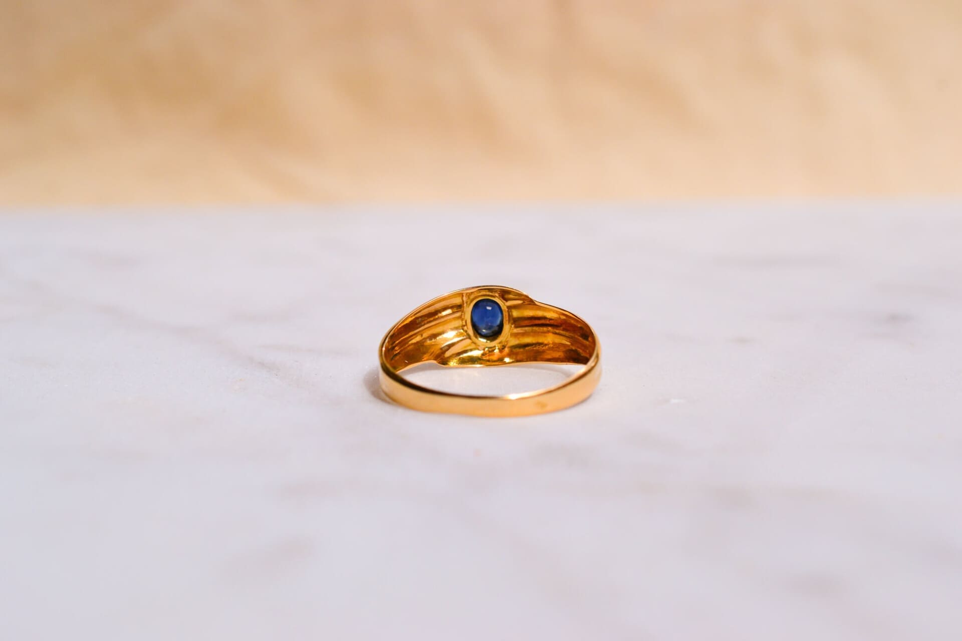 Bague jonc rainurée Saphir