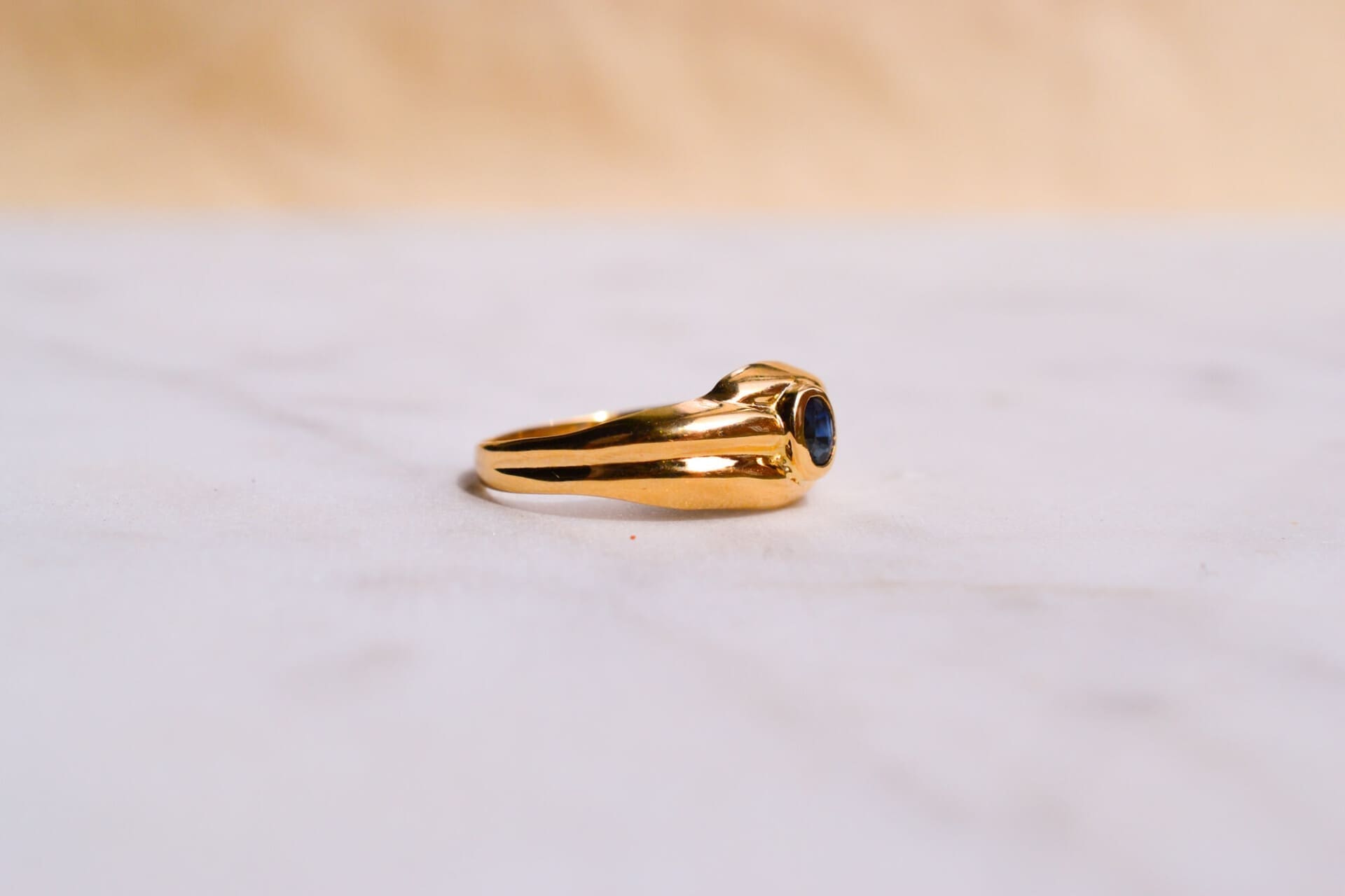 Bague jonc rainurée Saphir