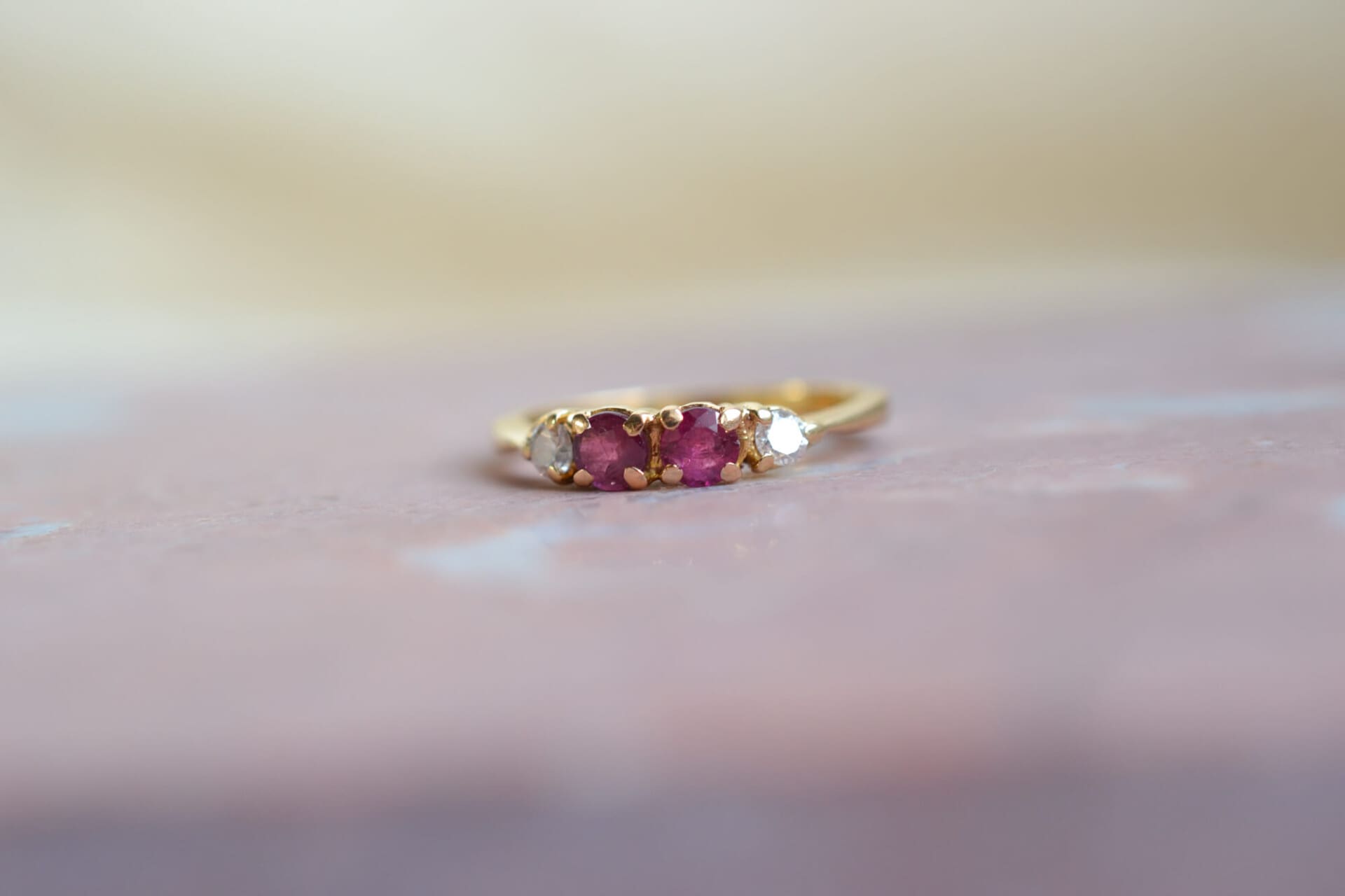 Bague jarretière Rubis et Diamants