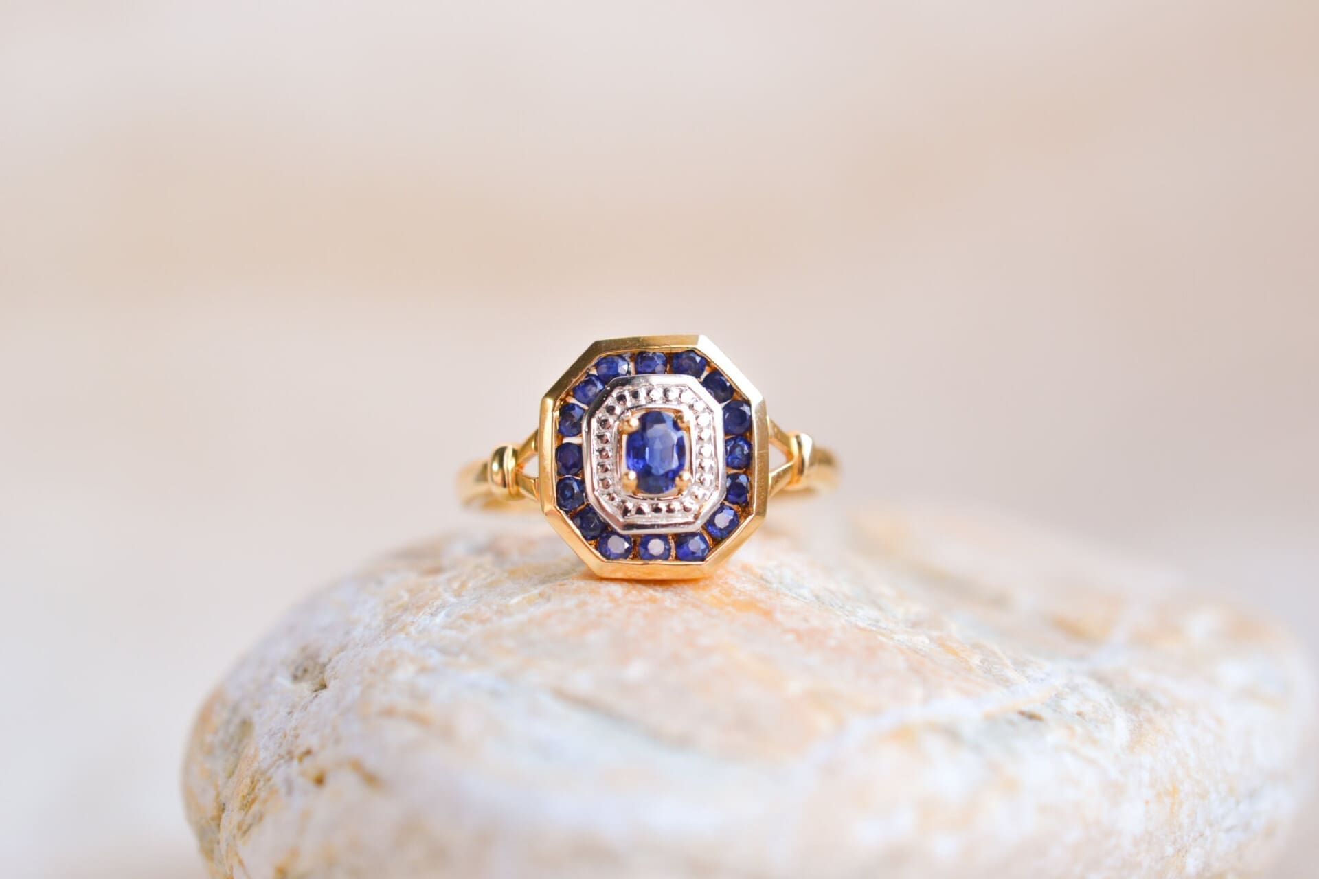 Bague octogonale 2 Ors Saphirs