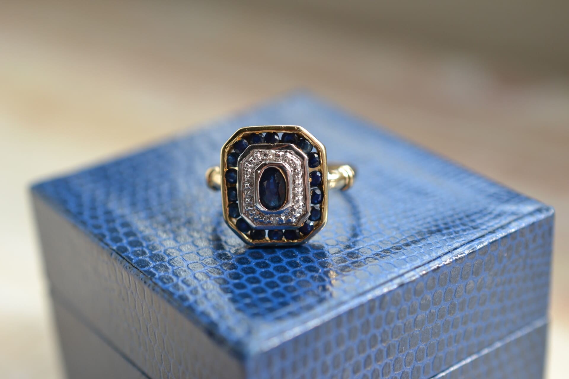 Bague Octogonale Saphirs Diamants