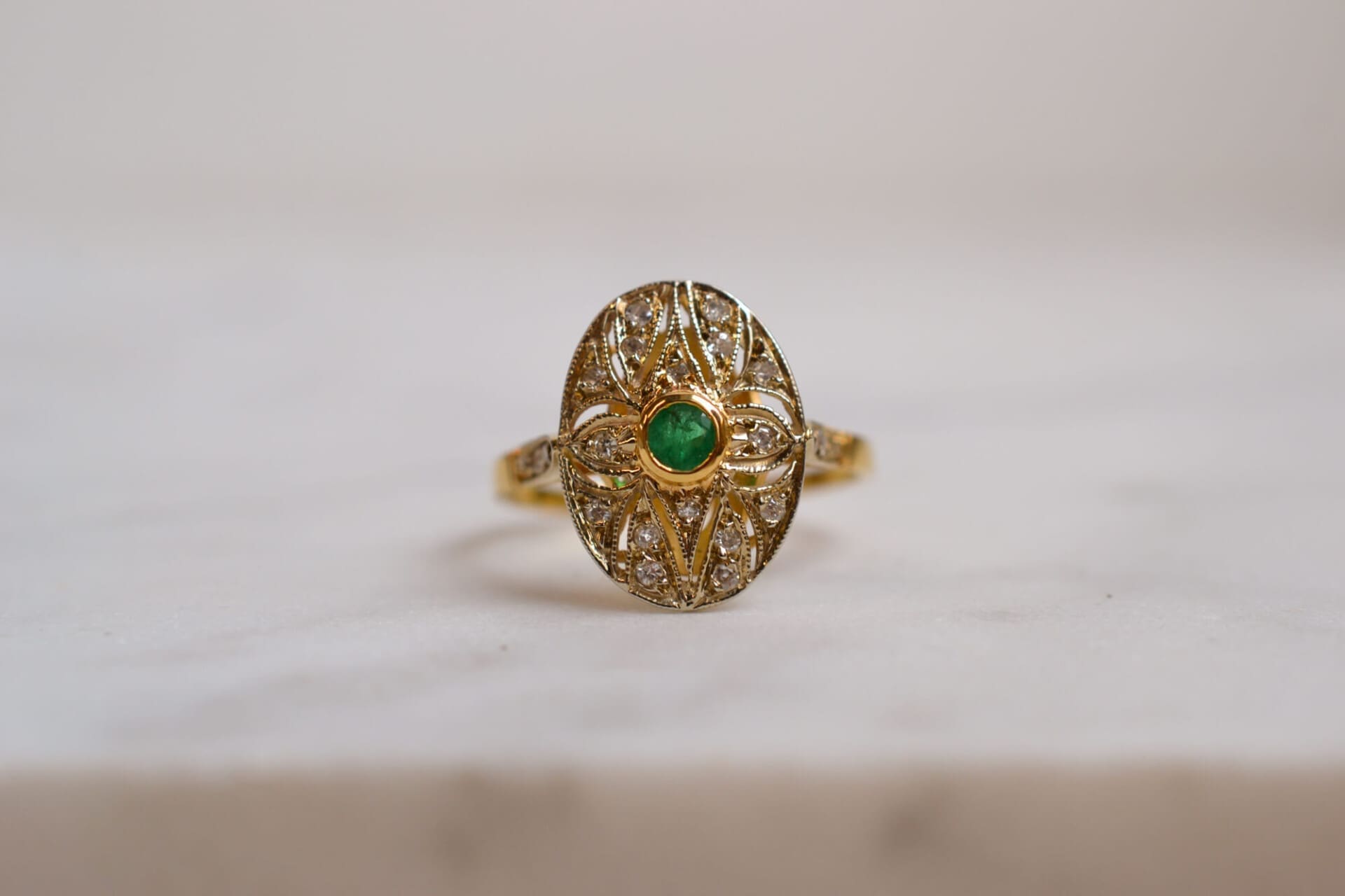 Bague ovale 2 Ors Émeraude et Diamants