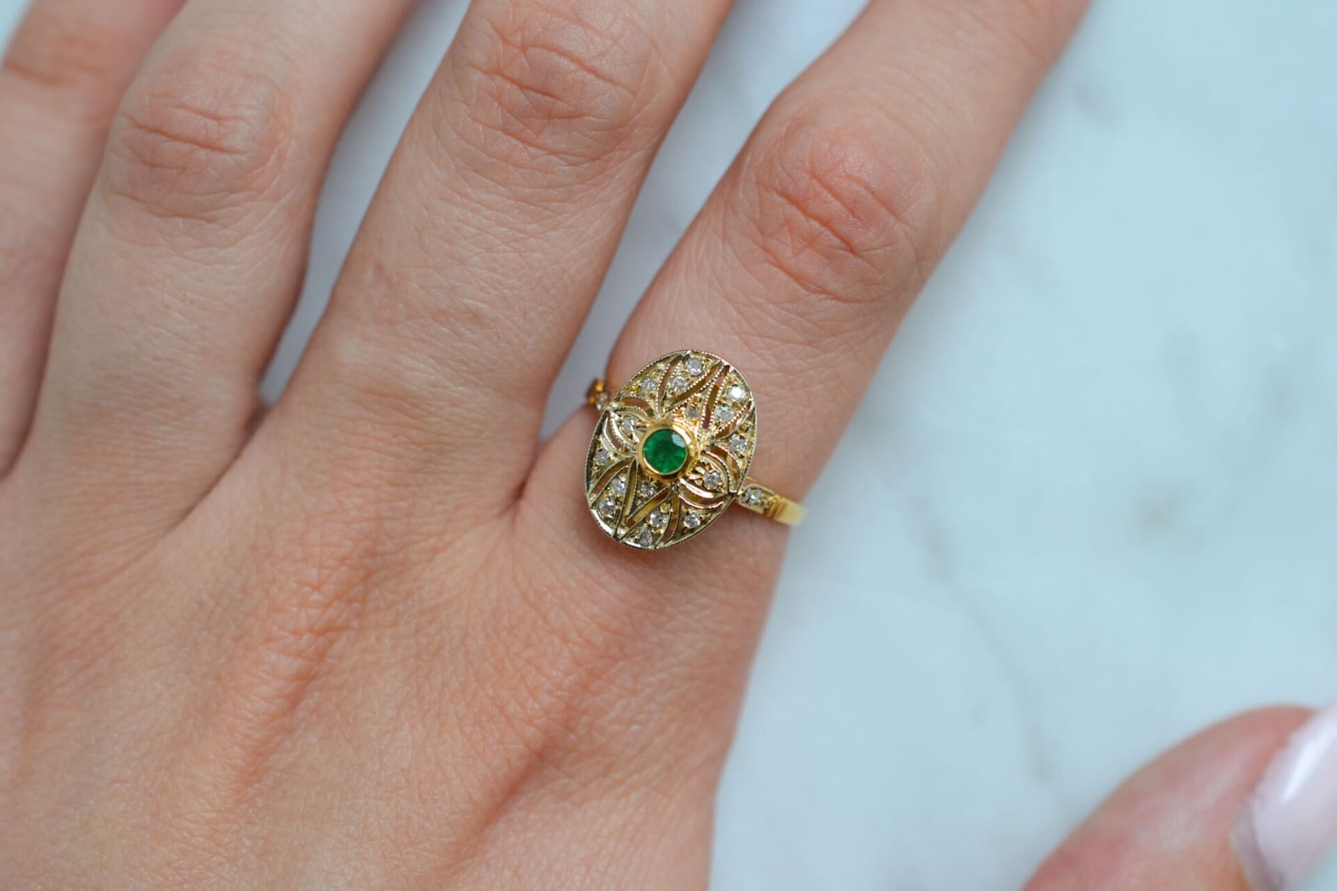 Bague ovale 2 Ors Émeraude et Diamants
