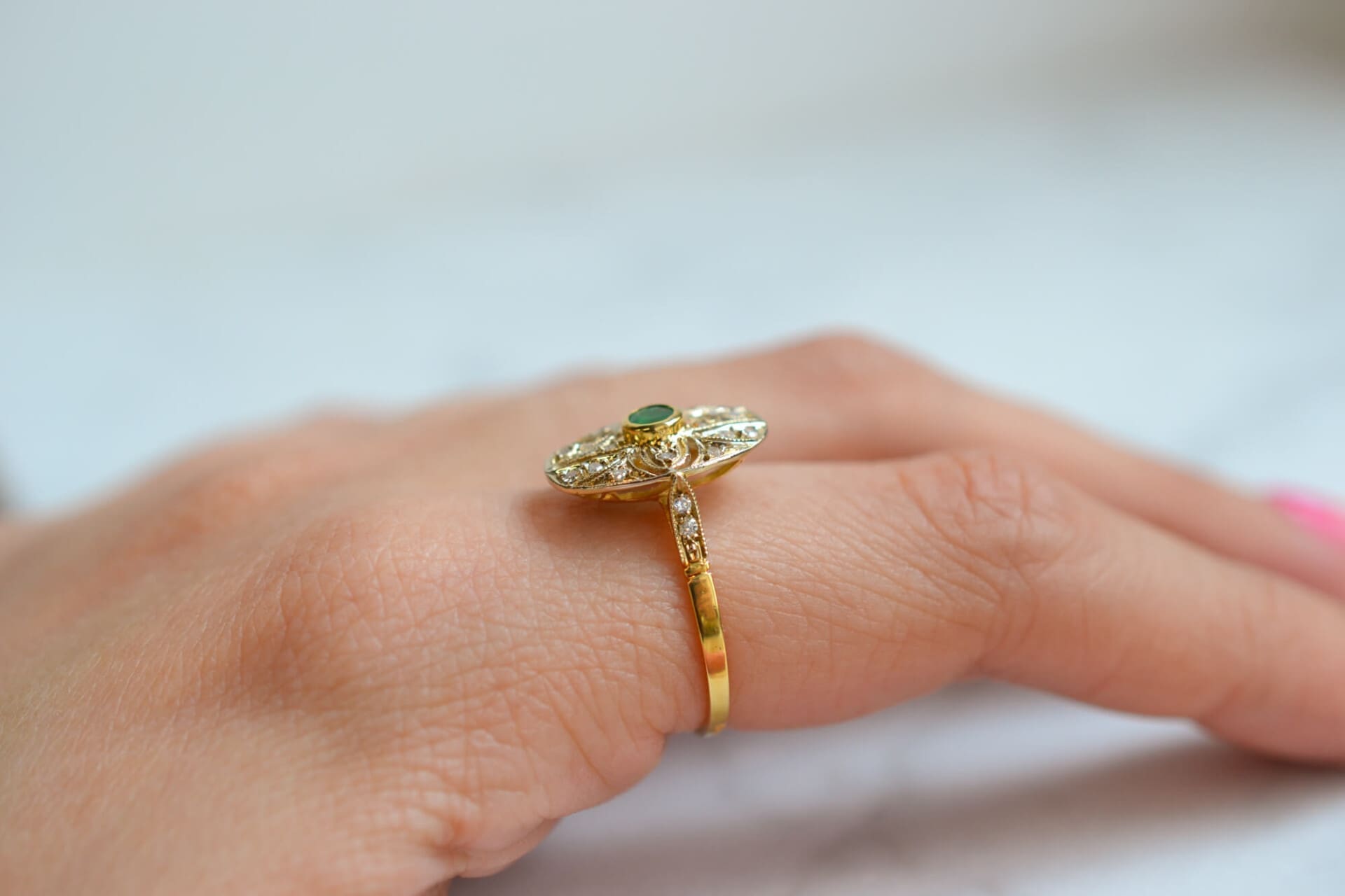 Bague ovale 2 Ors Émeraude et Diamants
