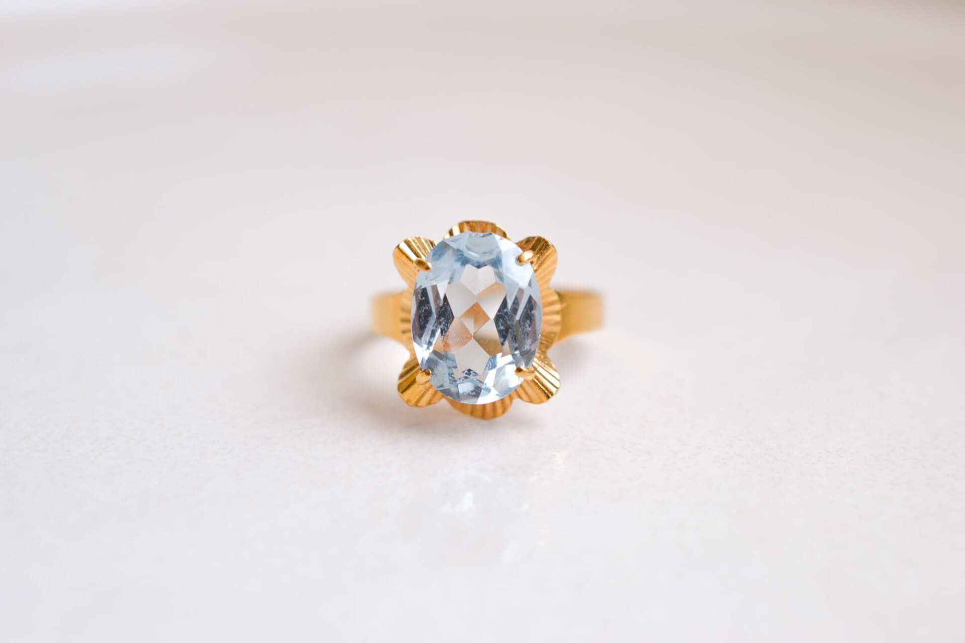 Bague pierre bleue ciel ovale